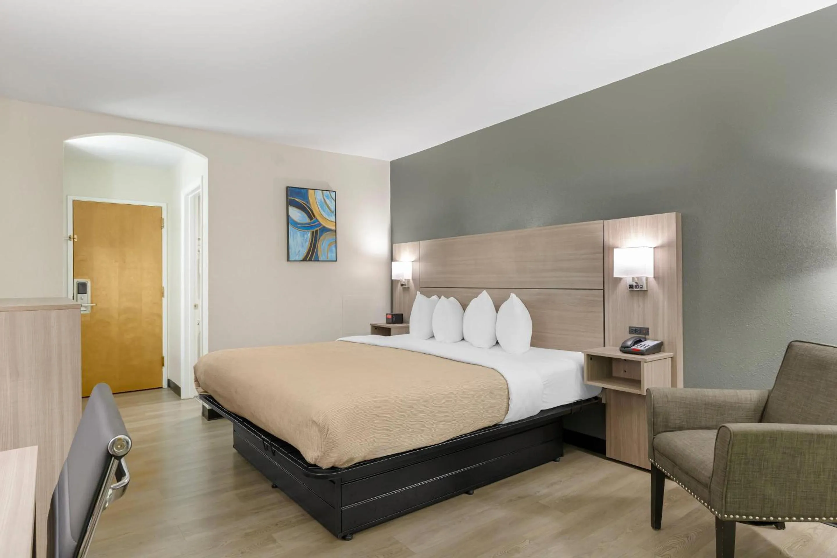 King Room - Non-Smoking in Quality Inn Washington NC