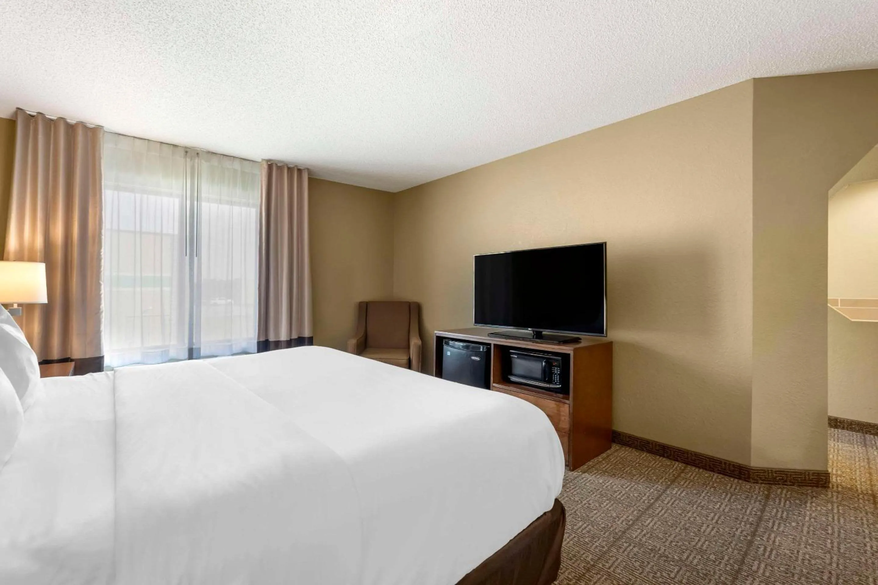 Bedroom, Bed in Comfort Inn Lexington