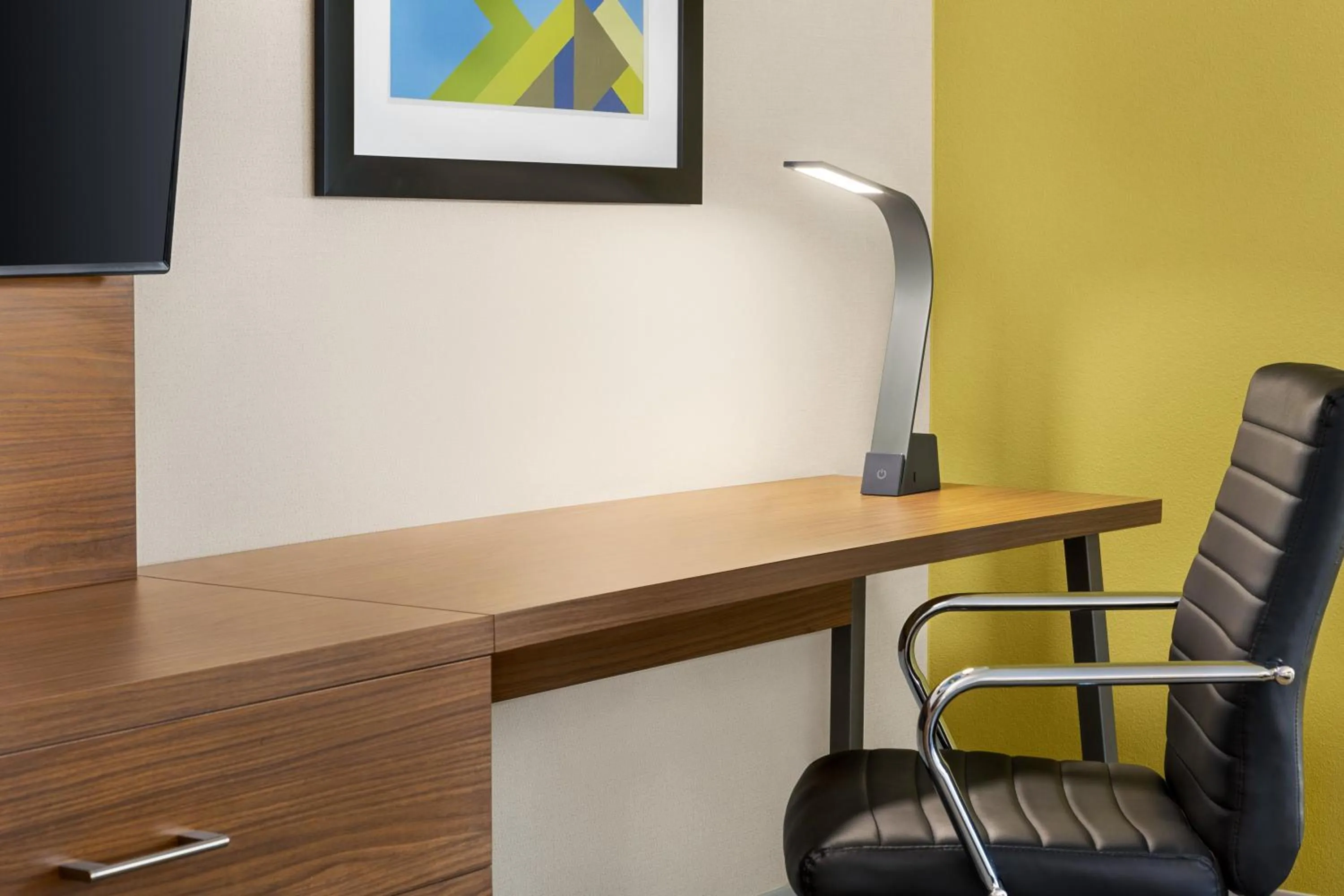 King Suite with Sofa Bed in Holiday Inn Express & Suites Philadelphia - Mt Laurel by IHG