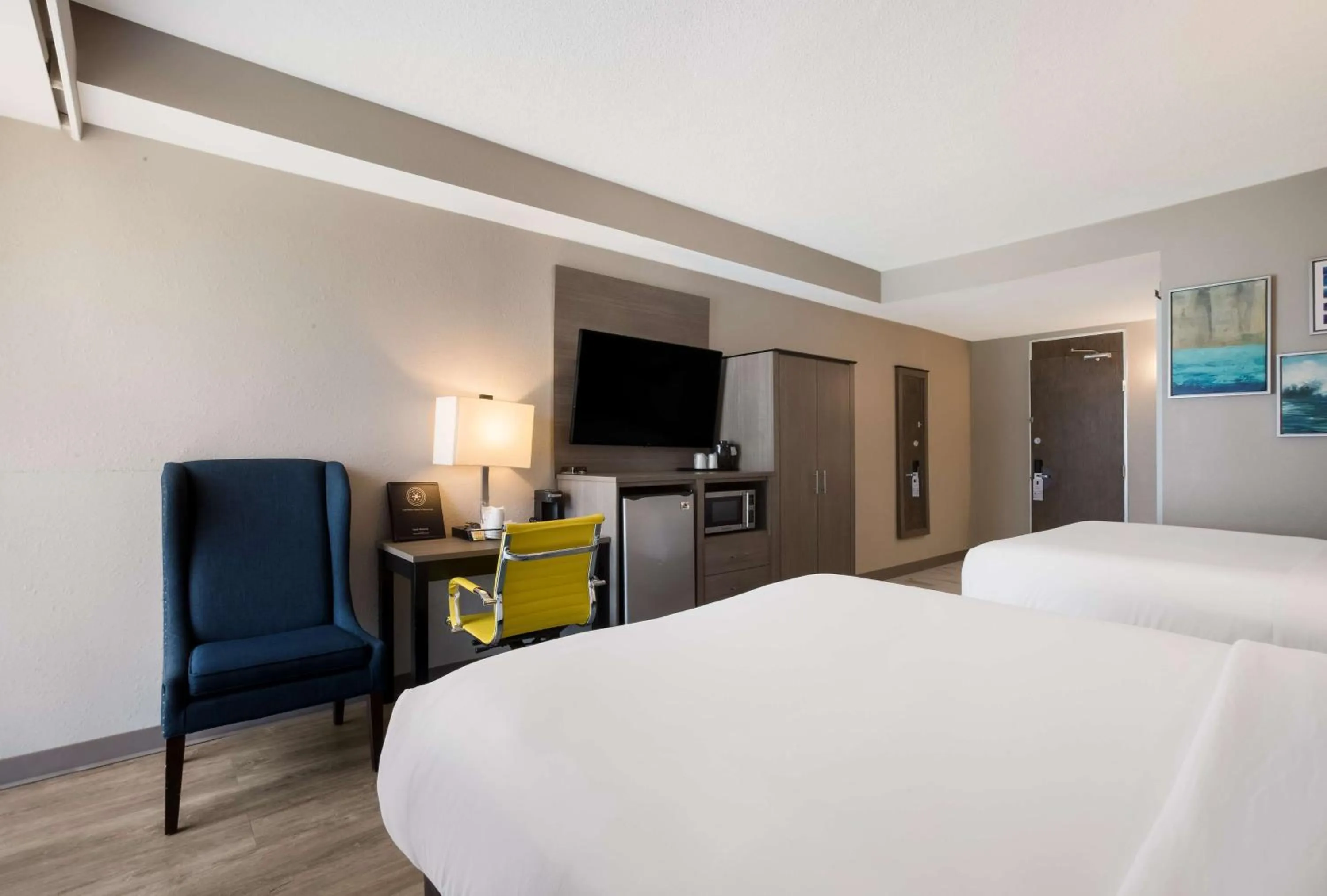 Queen Room with Two Queen Beds - Non-Smoking in The Hub Middletown Red Bank- Best Western Signature Collection