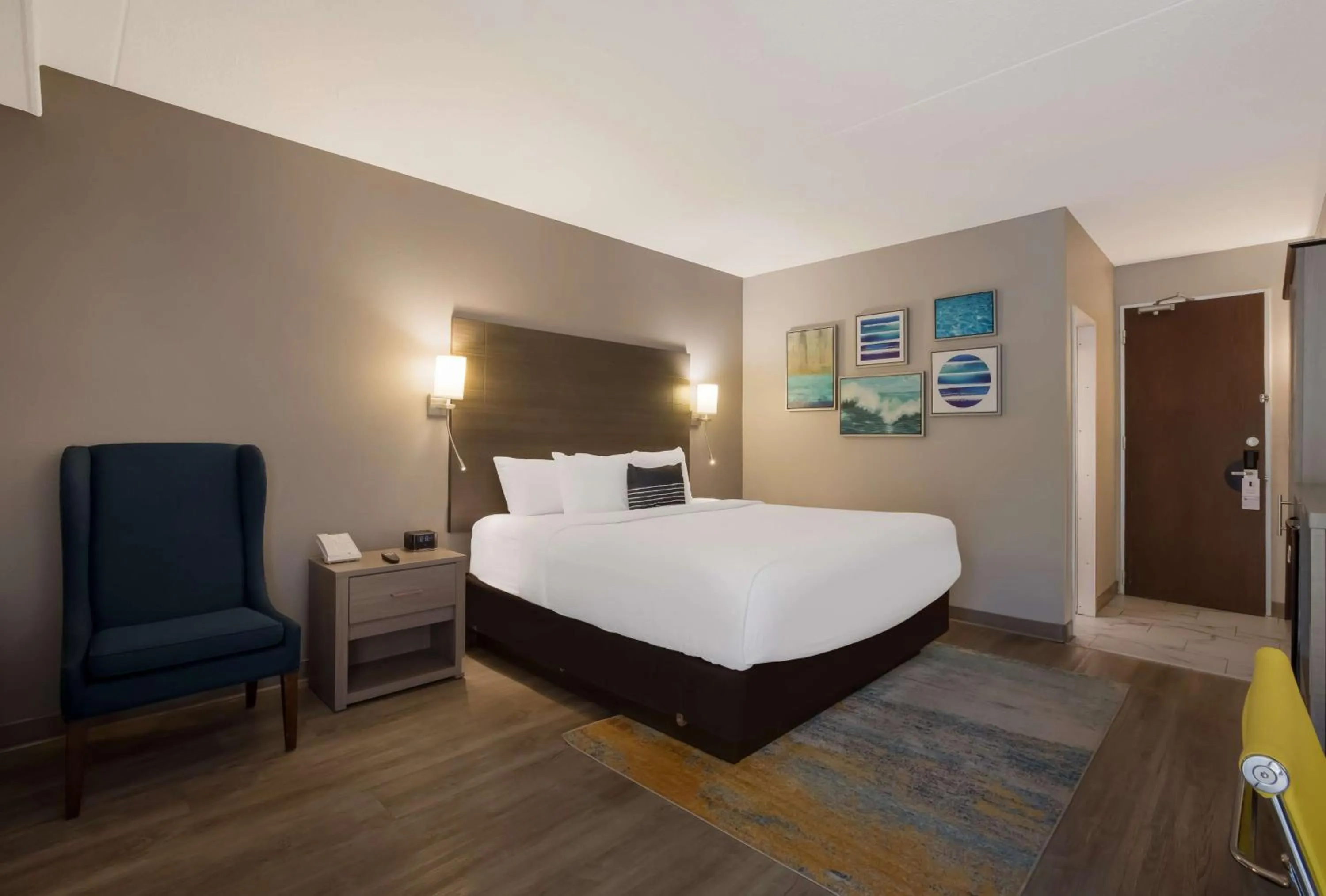 King Room with Patio - Non-Smoking in The Hub Middletown Red Bank- Best Western Signature Collection