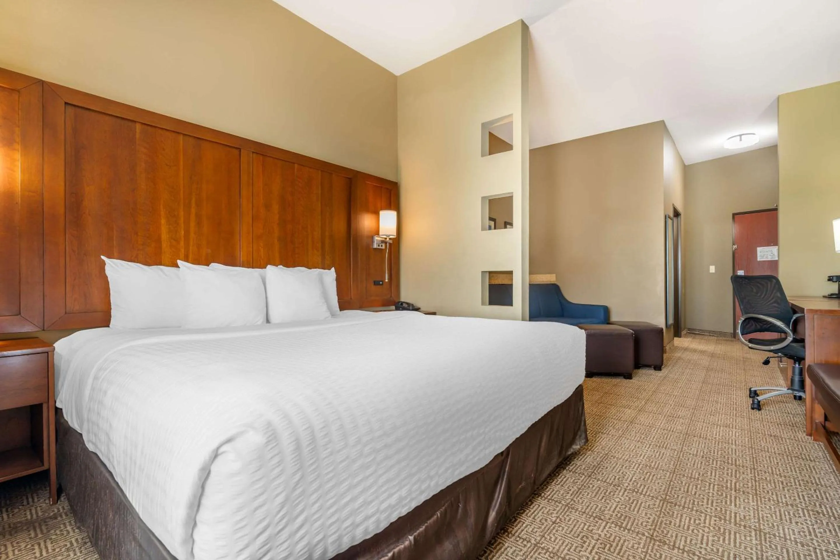 King Suite - Non-Smoking in Comfort Suites Gallup East Route 66 and I-40