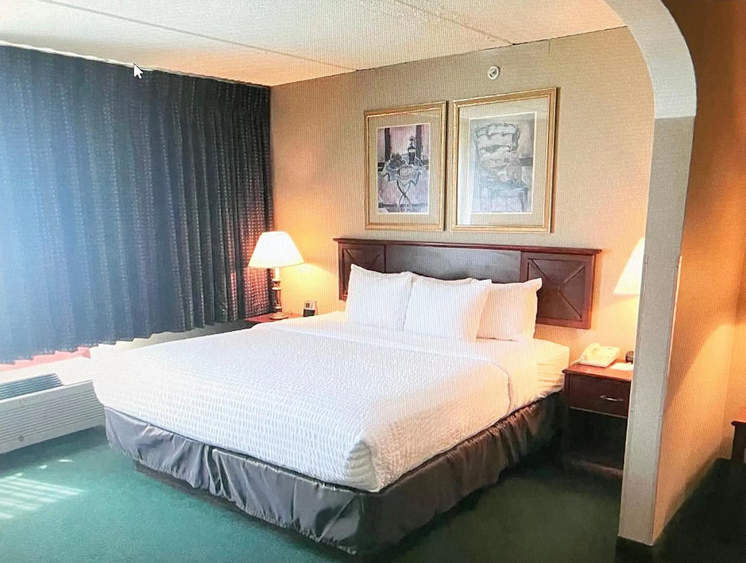 Business King Room - Accessible/Non-Smoking in The Marx Hotel - Downtown - University Area