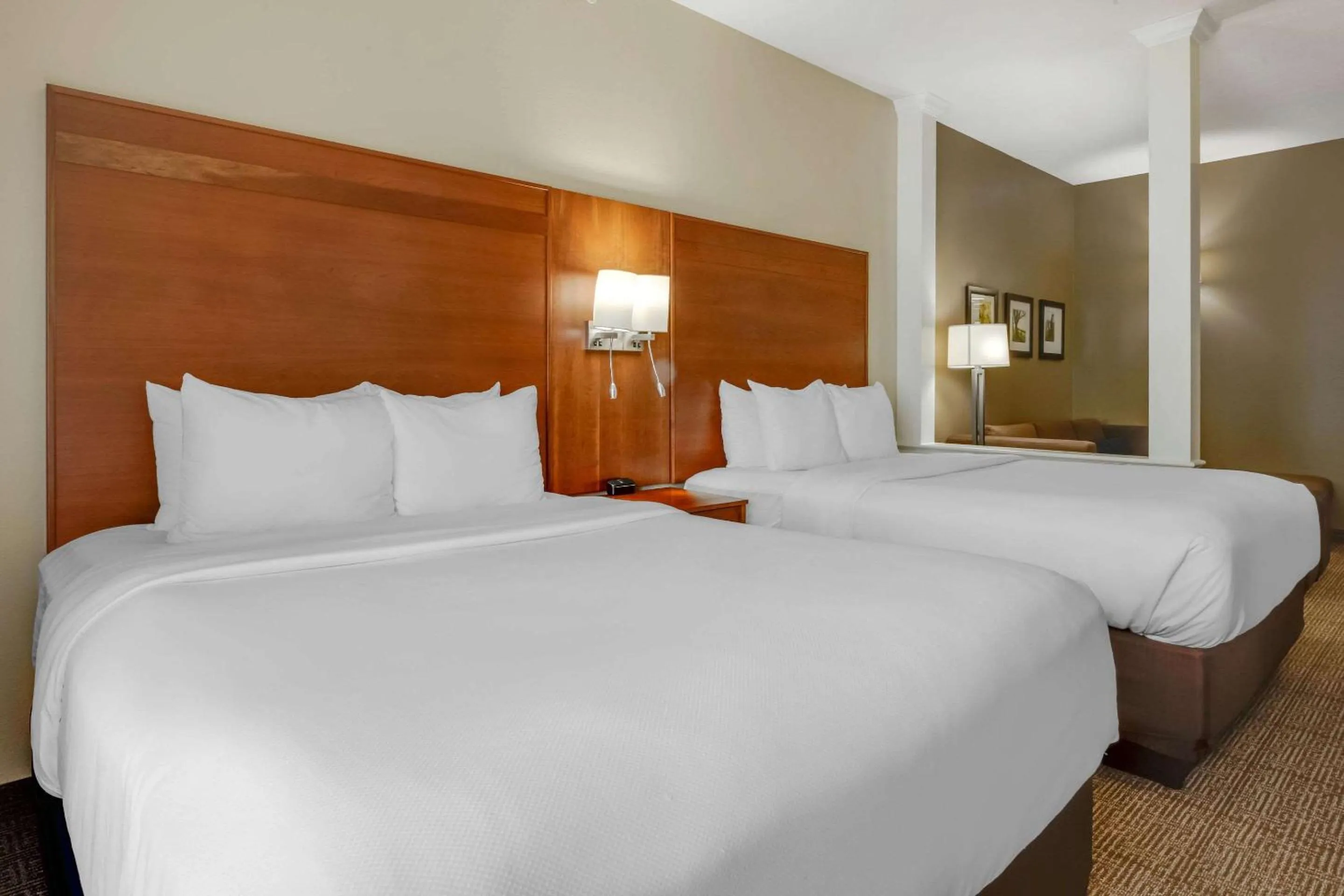 Queen Suite with Two Queen Beds - Non-Smoking/Upper floor in Comfort Suites Hotel and Conference Center