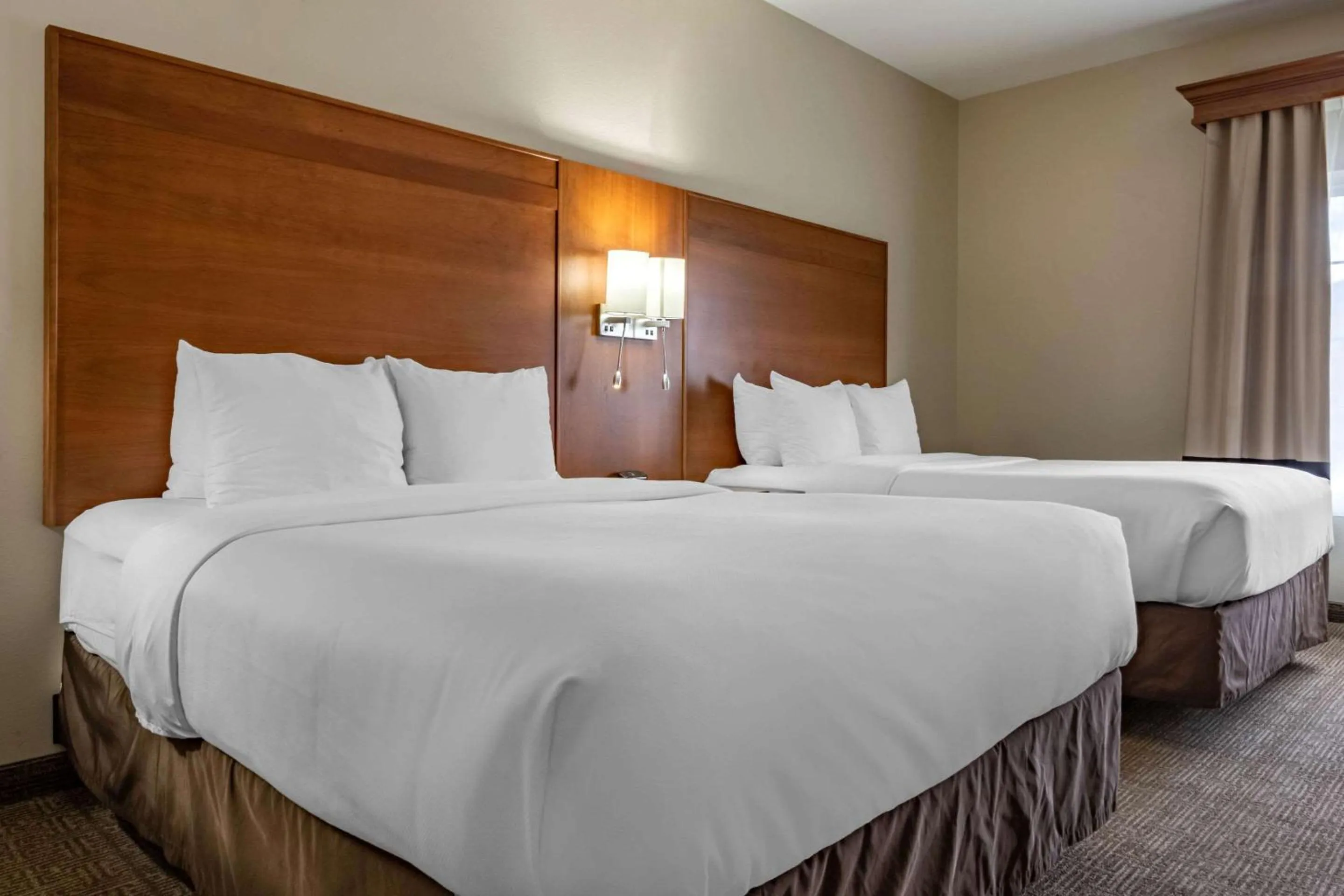 Suite with Two Queen Beds - Accessible/Non-Smoking in Comfort Suites Hotel and Conference Center