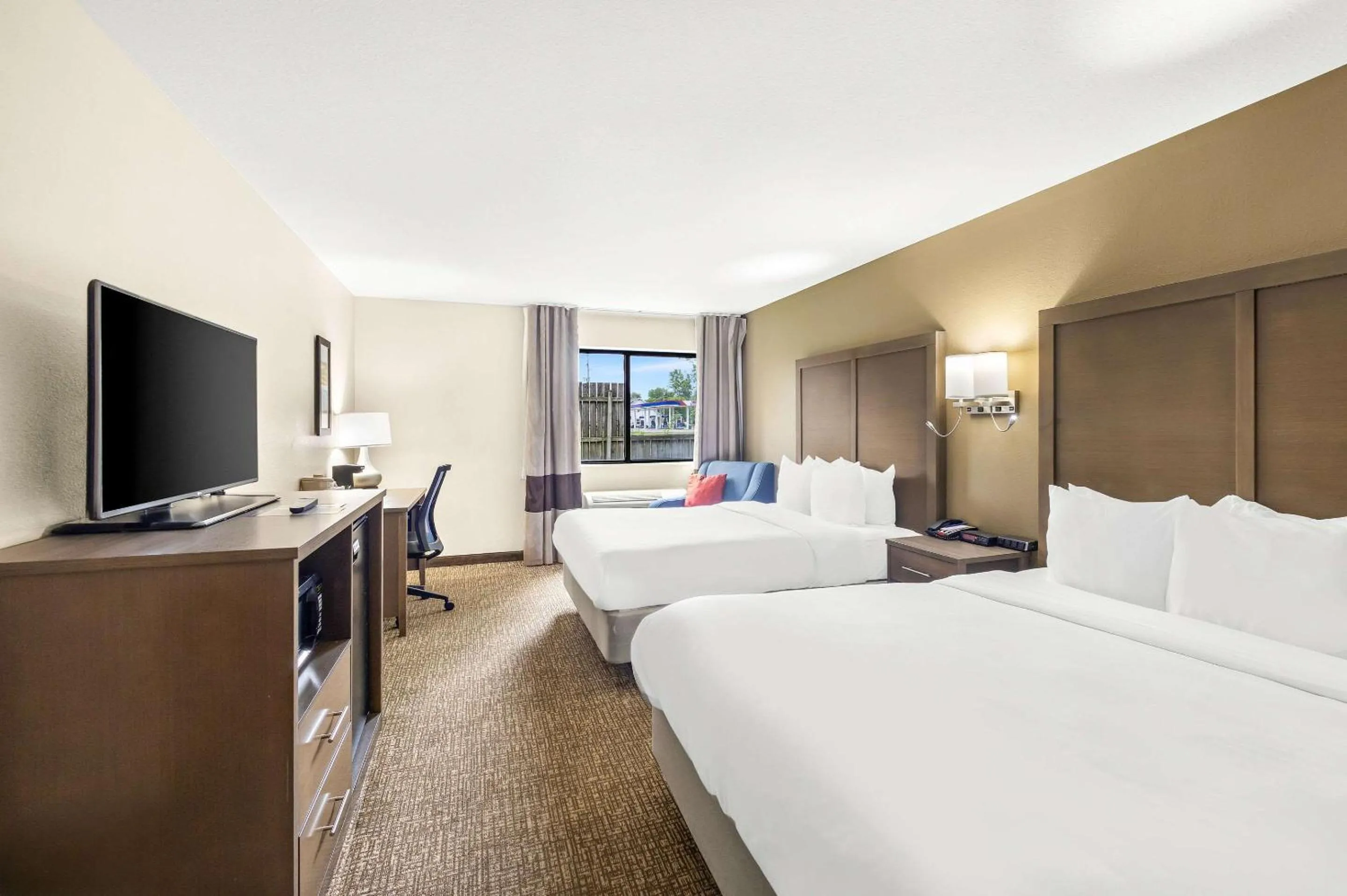 Queen Room with Two Queen Beds - Non-Smoking in Comfort Inn Van Wert