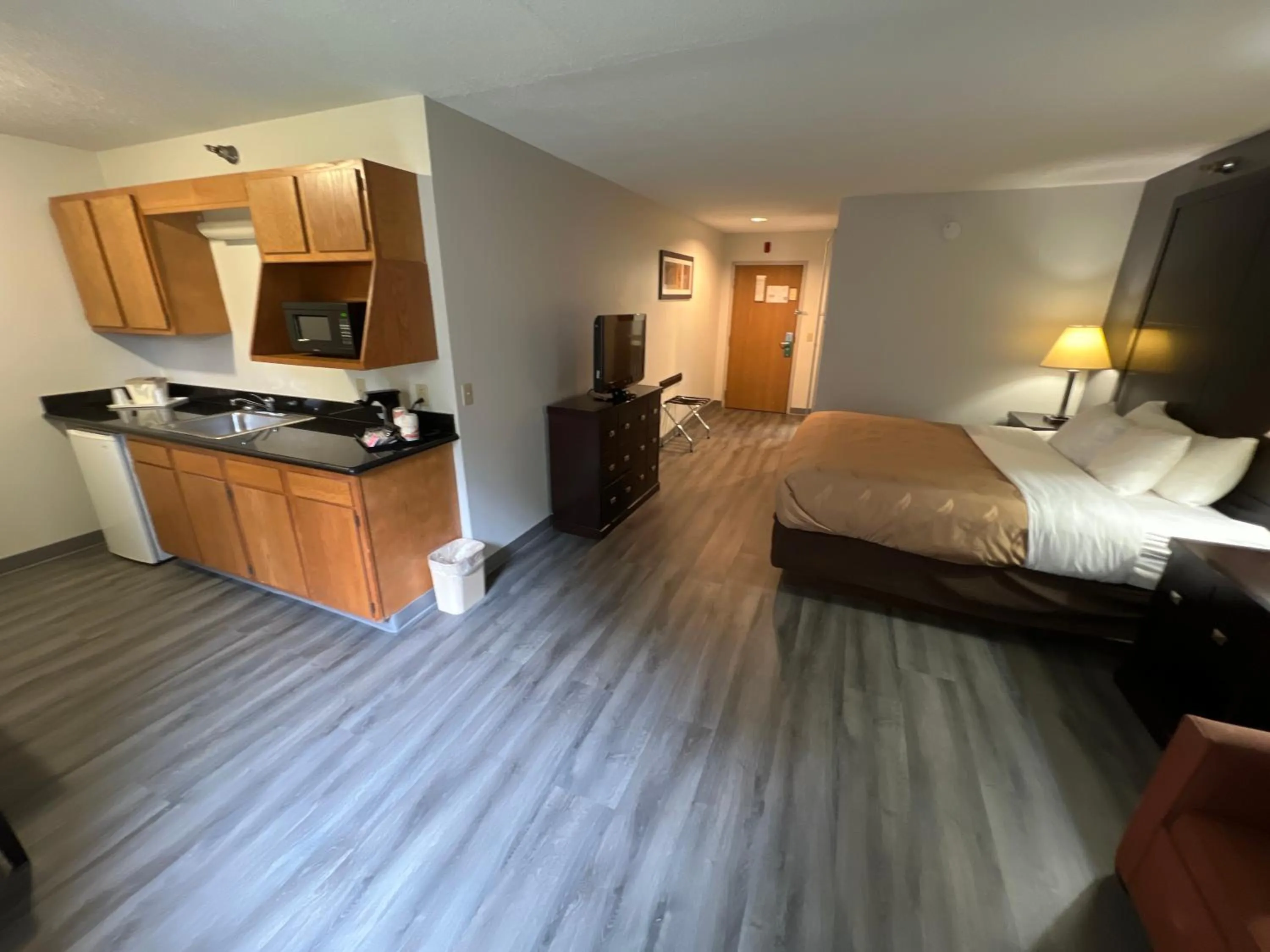 King Room - Non-Smoking in Quality Inn & Suites Portsmouth