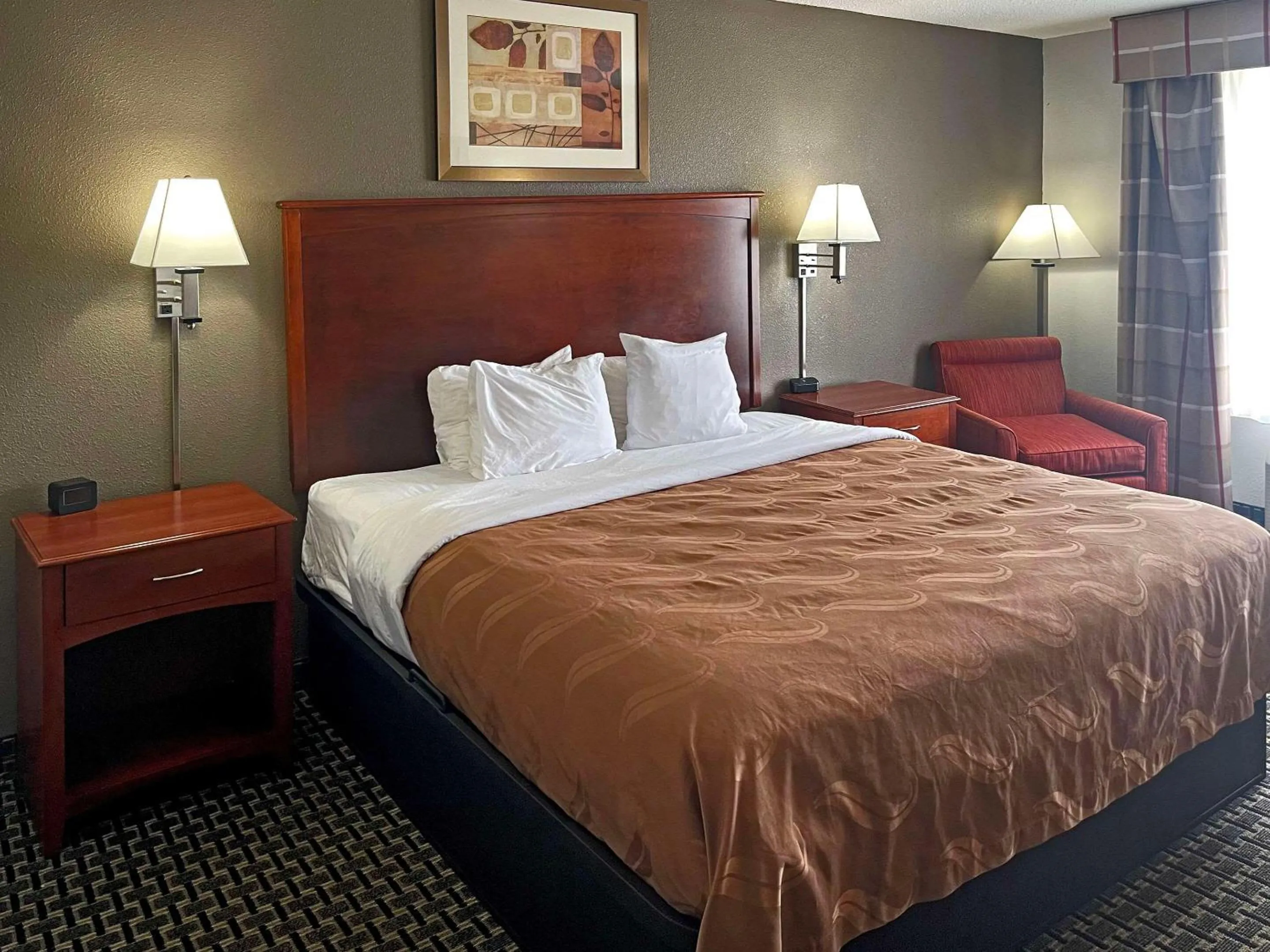 King Room - Non-Smoking in Quality Inn & Suites Cincinnati Sharonville