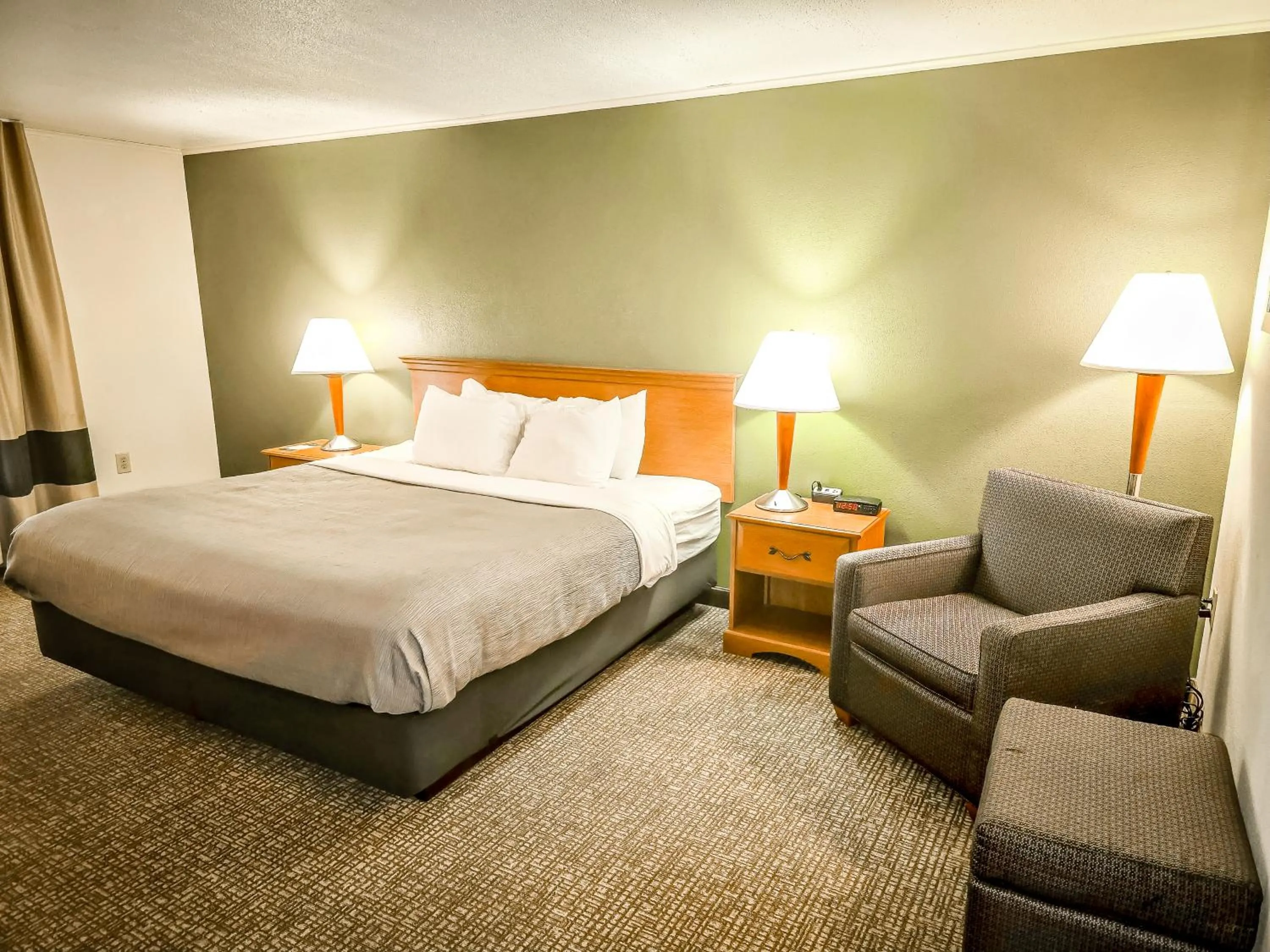King Room - Non-Smoking in Quality Inn Selinsgrove
