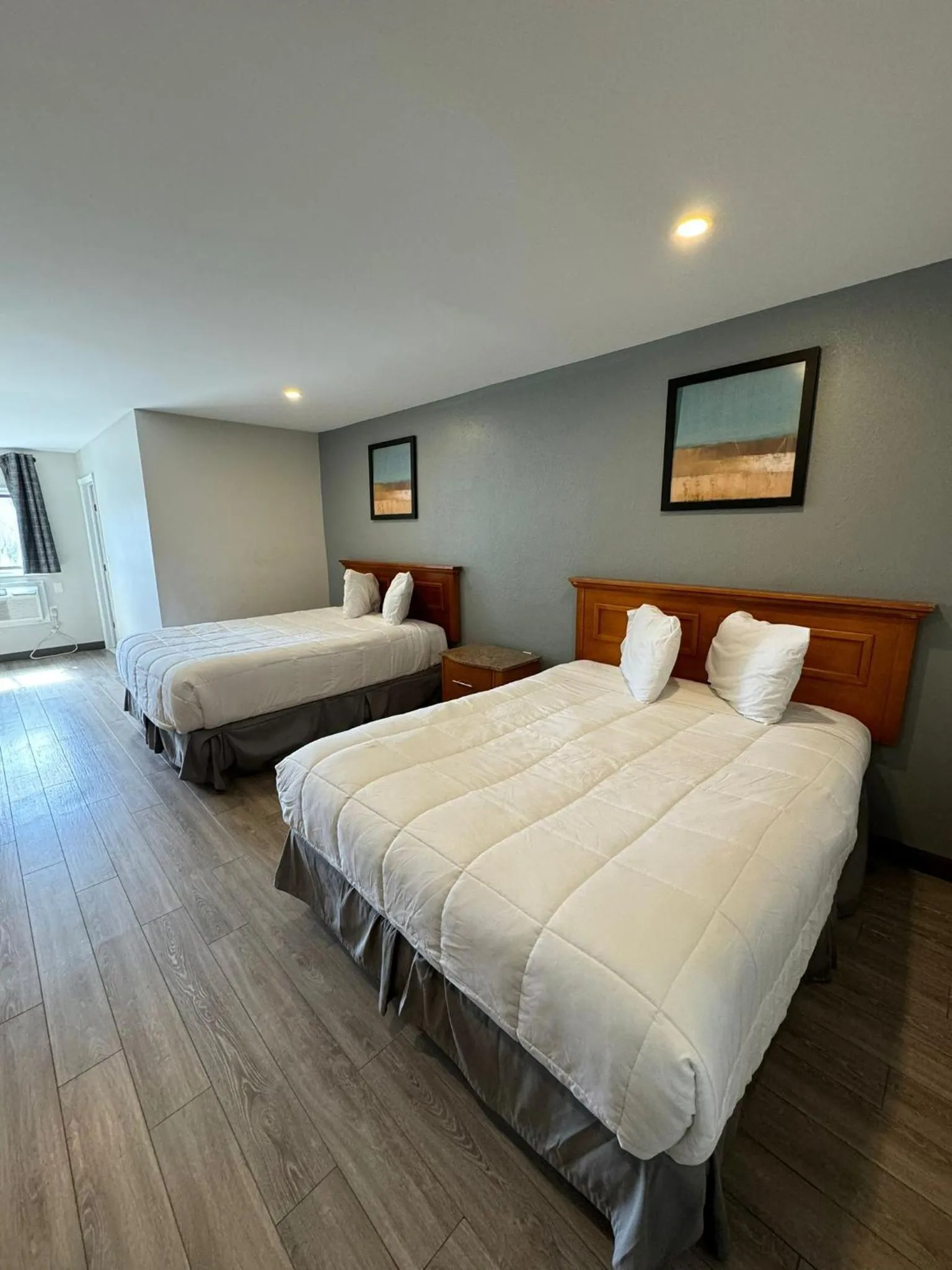 Double Room with Two Double Beds - Accessible/Non-Smoking in Rodeway Inn Moosic - Scranton