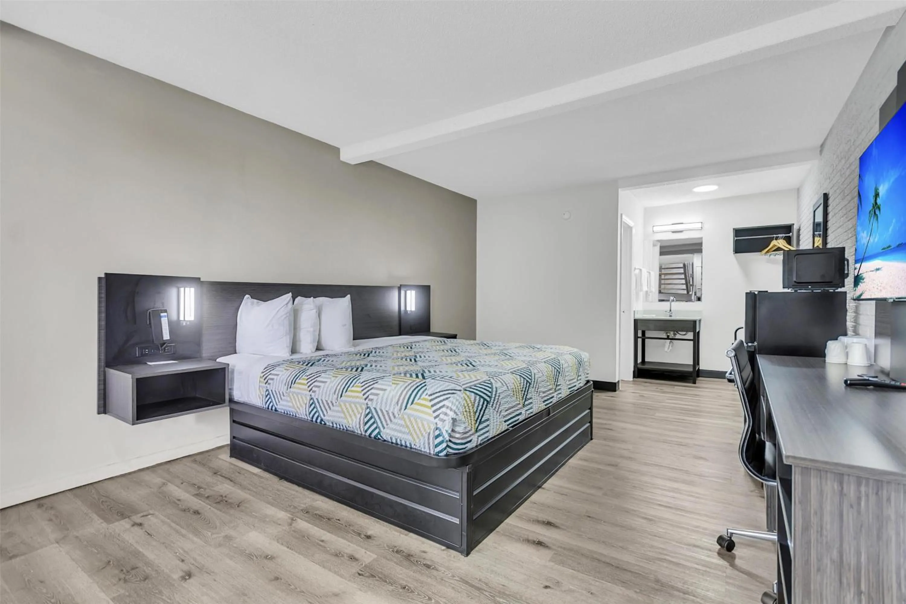 King Room - Non-Smoking in Motel 6 Summerville, SC Charleston