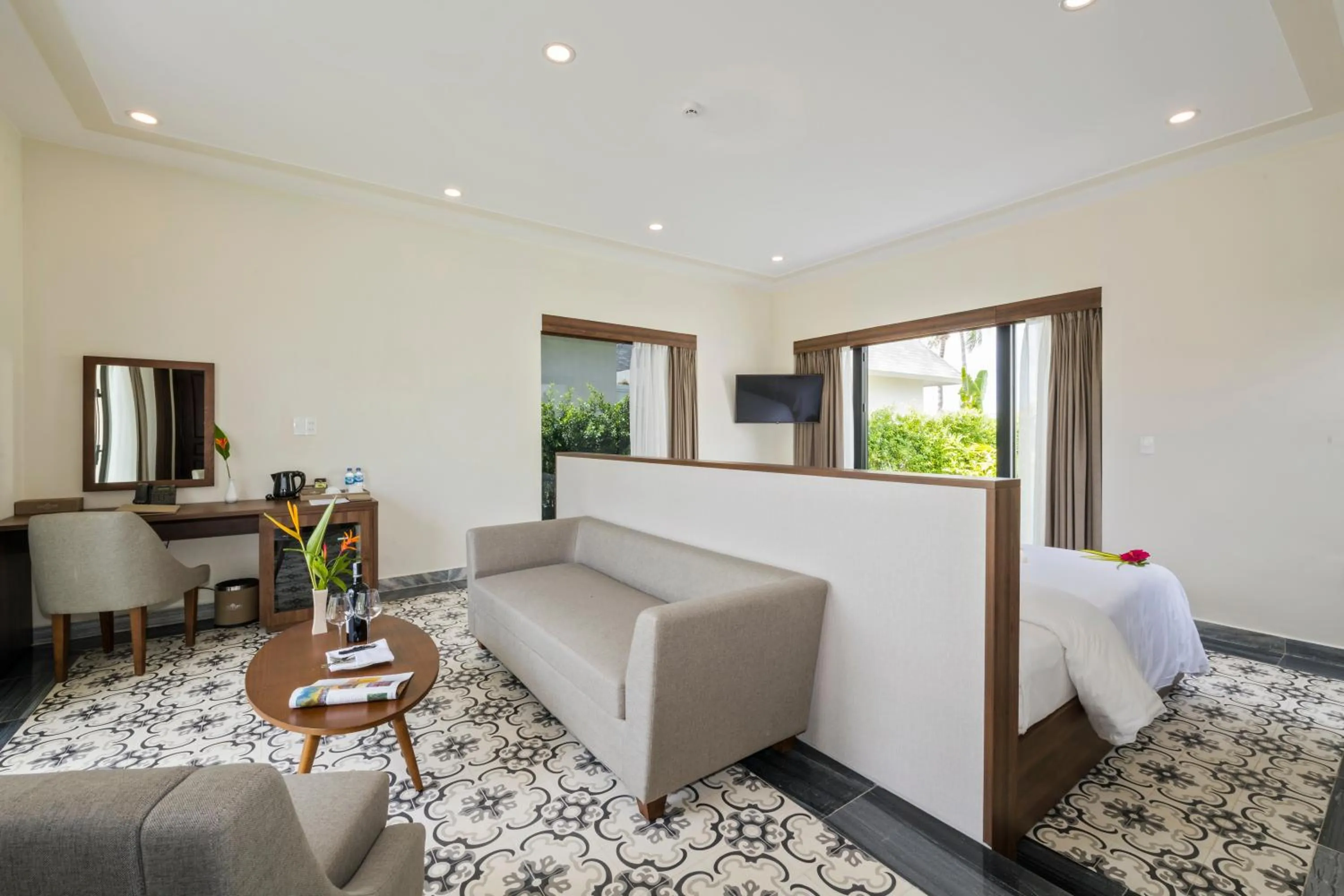 Luxury Lake View Villa Twins in CocoLand Thu Xa Ancient Town Resort