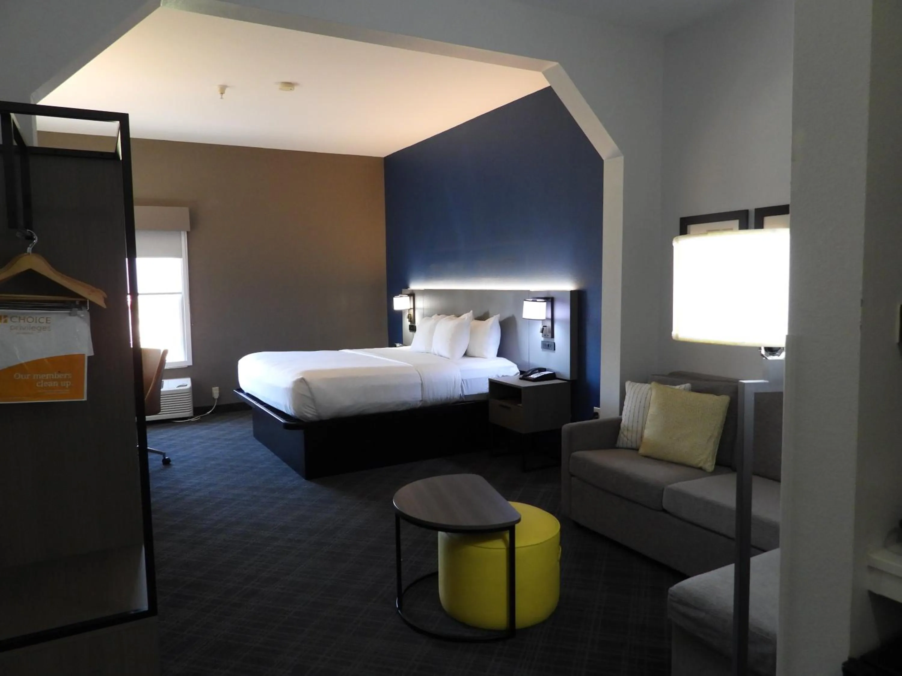 King Suite - Accessible/Non-Smoking in Comfort Suites Crossville