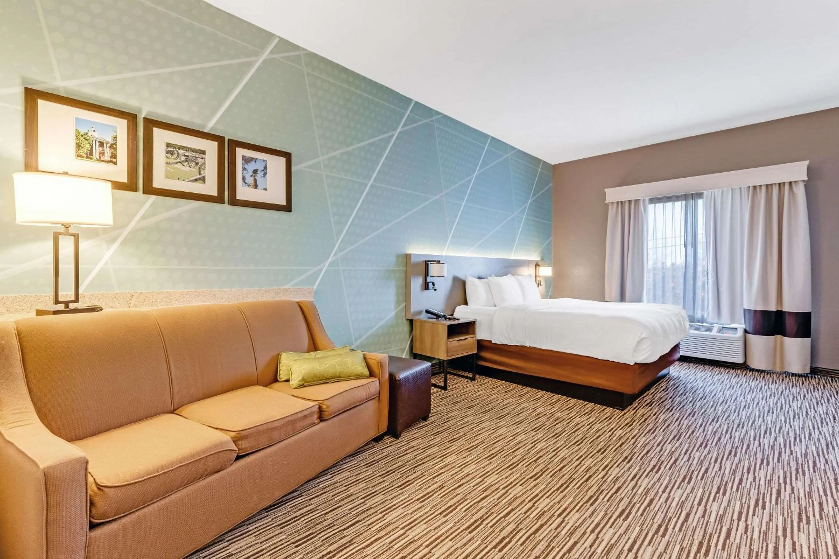 King Suite - Non-Smoking in Comfort Suites Murfreesboro Shopping District