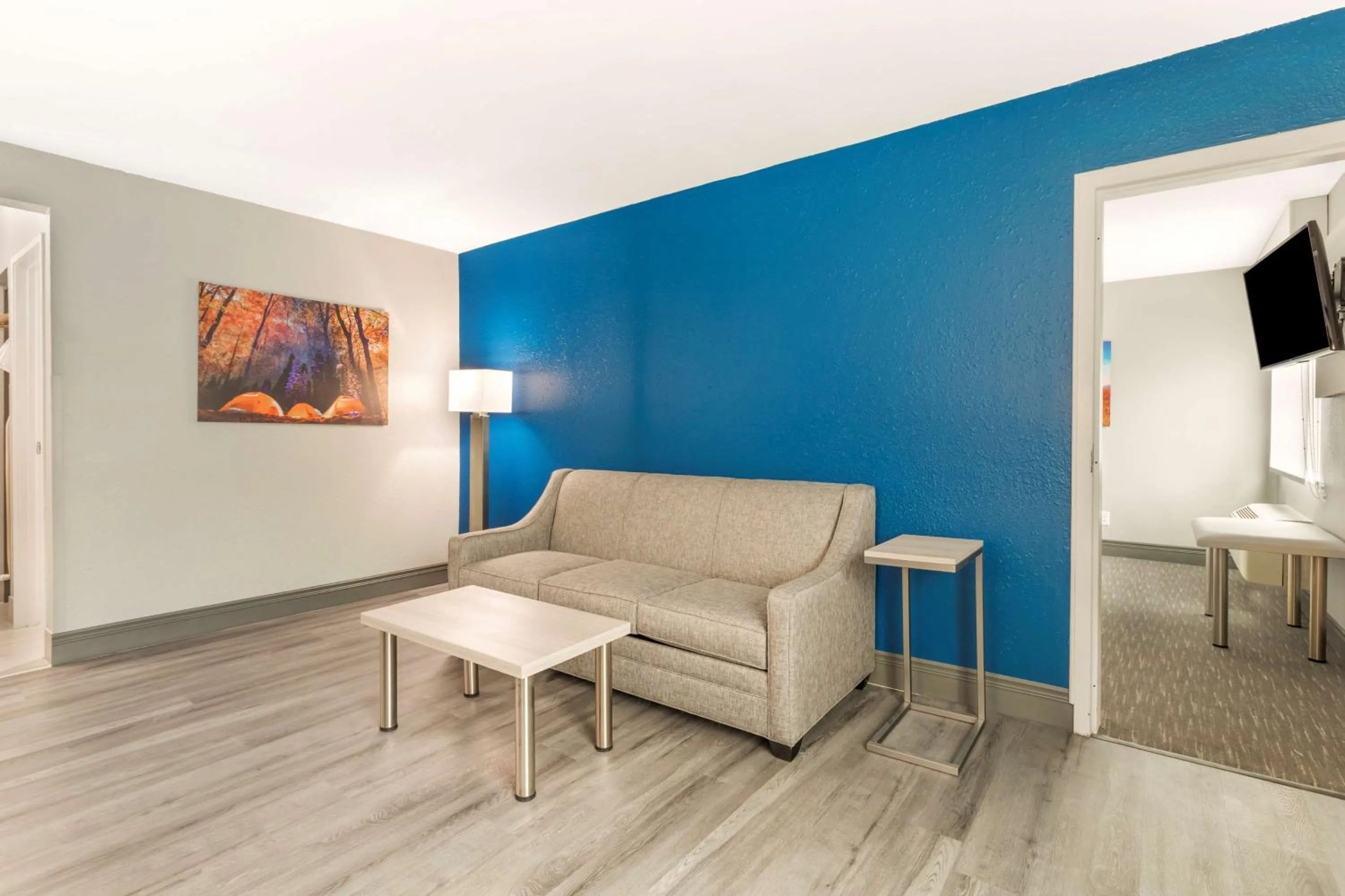 King Suite with Sofa Bed and Kitchenette in Best Western Plus Magnolia Inn & Suites