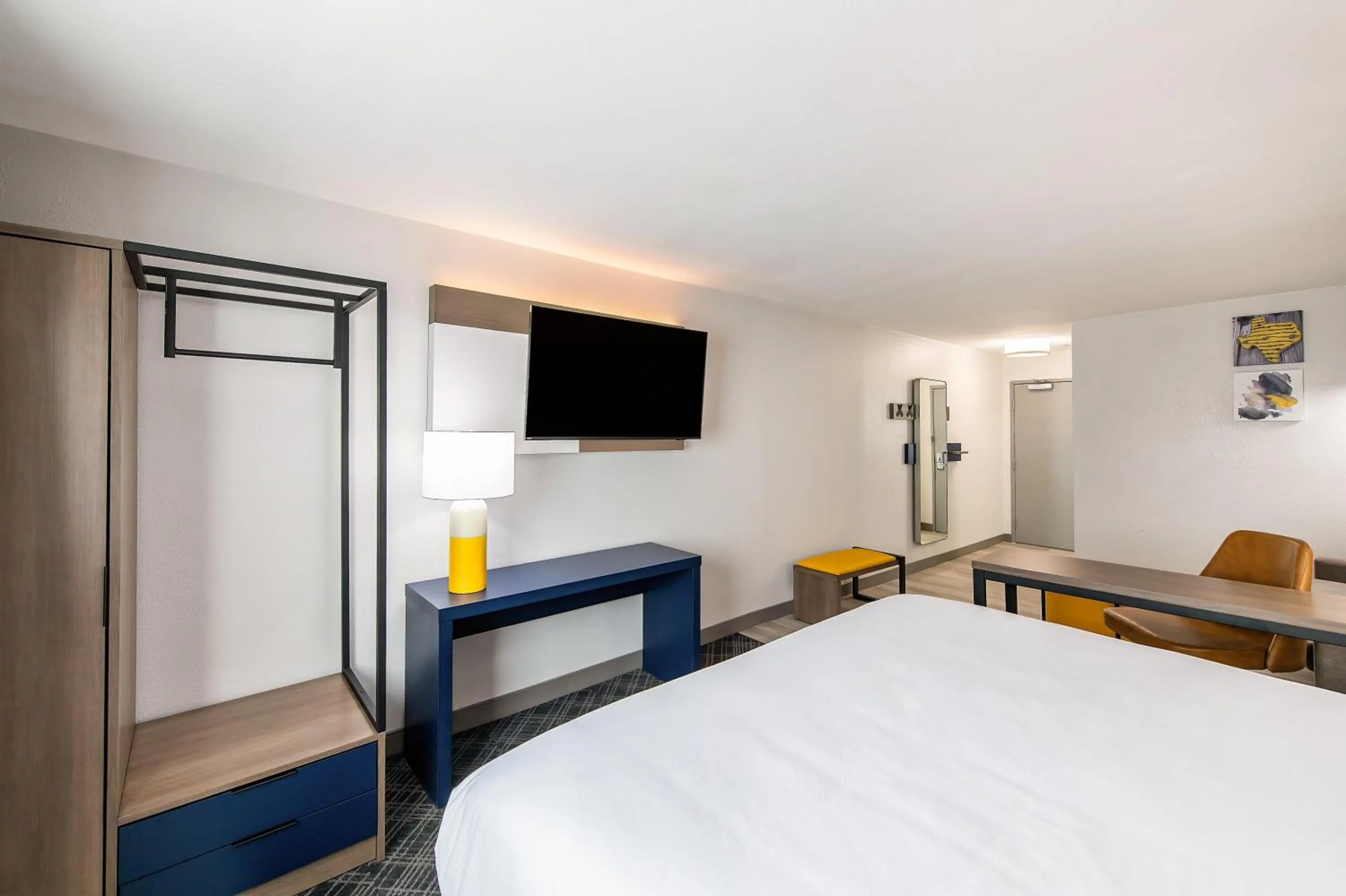 King Room - Accessible/Non-Smoking in Comfort Suites Longview North