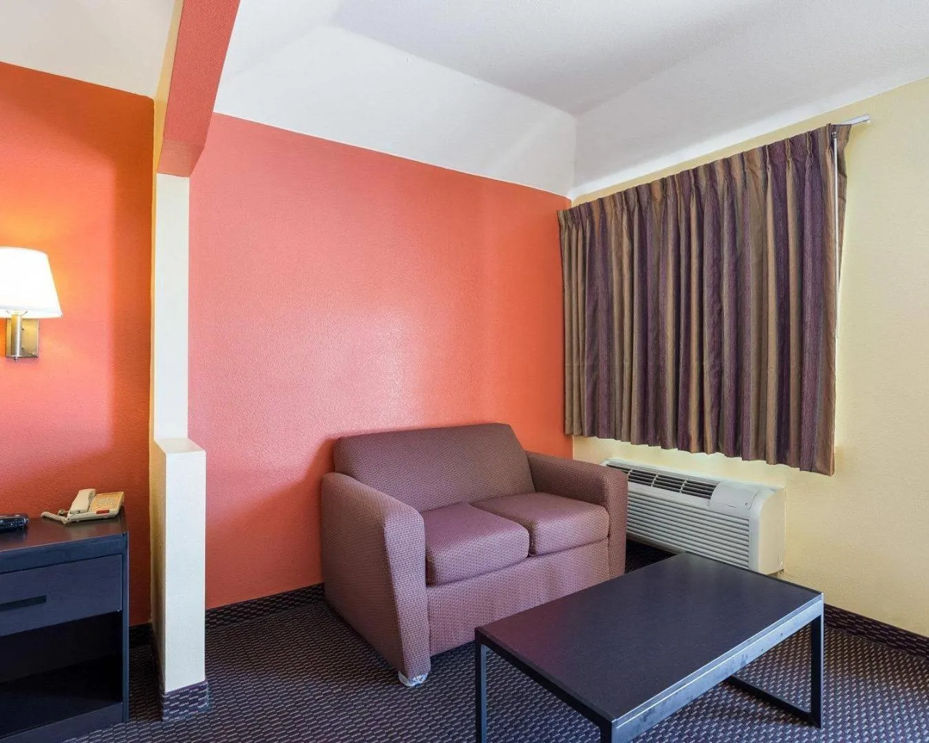 King Suite - Smoking in Rodeway Inn & Suites Humble IAH