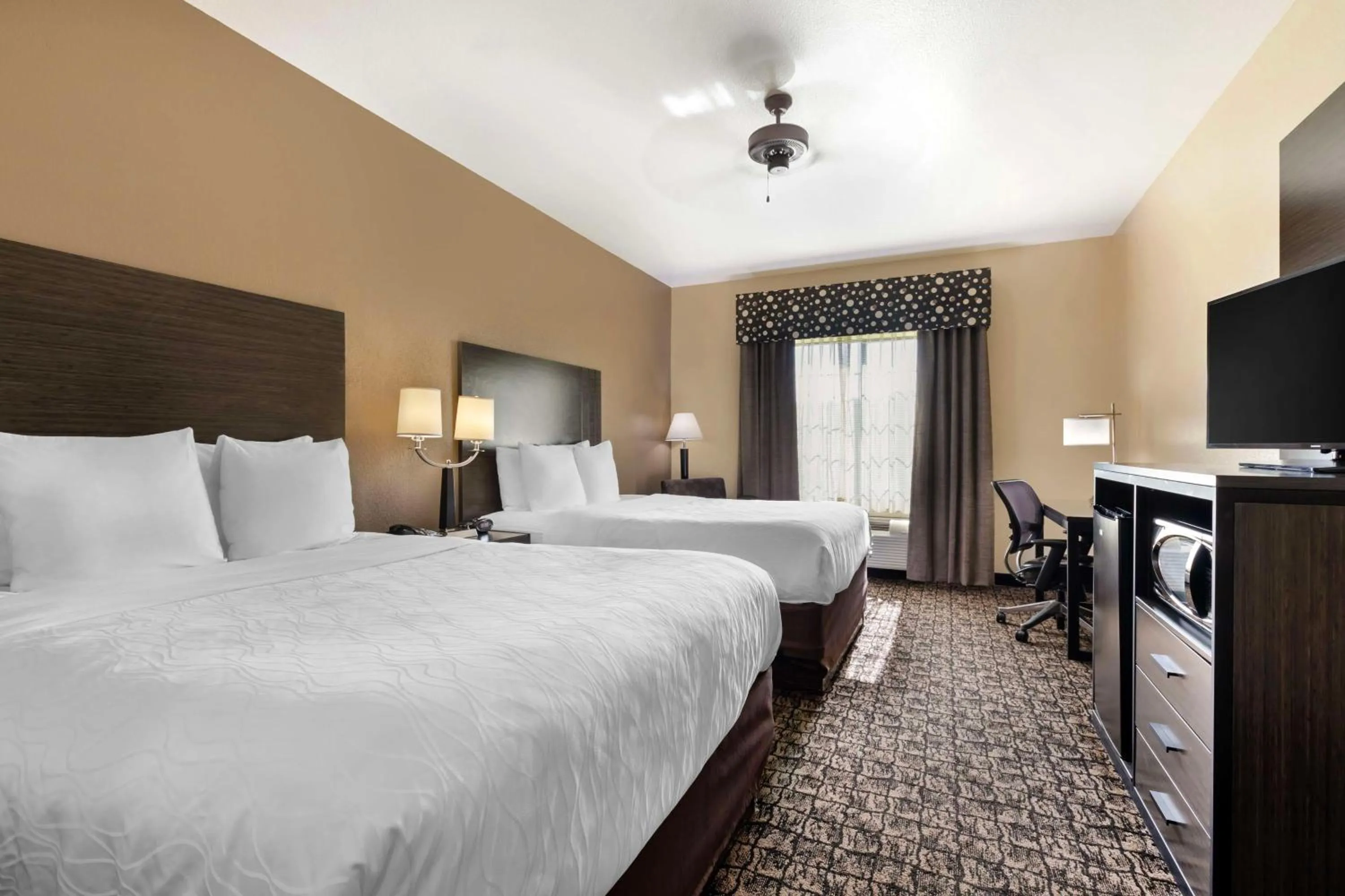 Queen Room with Two Queen Beds - Disability Access in Best Western Carthage Inn & Suites