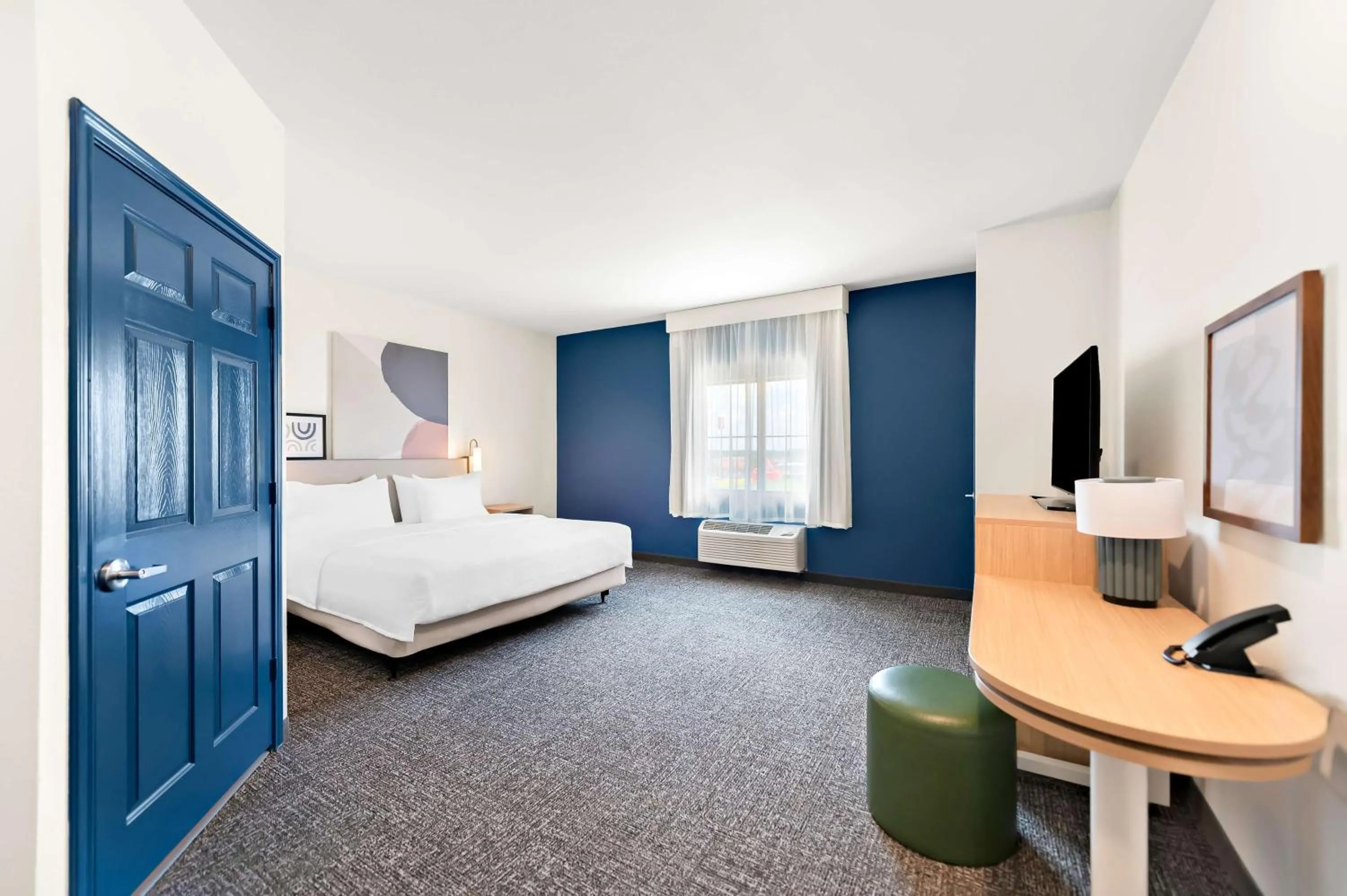 King Room with Bath Tub - Mobility/Hearing Access in Hawthorn Suites by Wyndham Longview