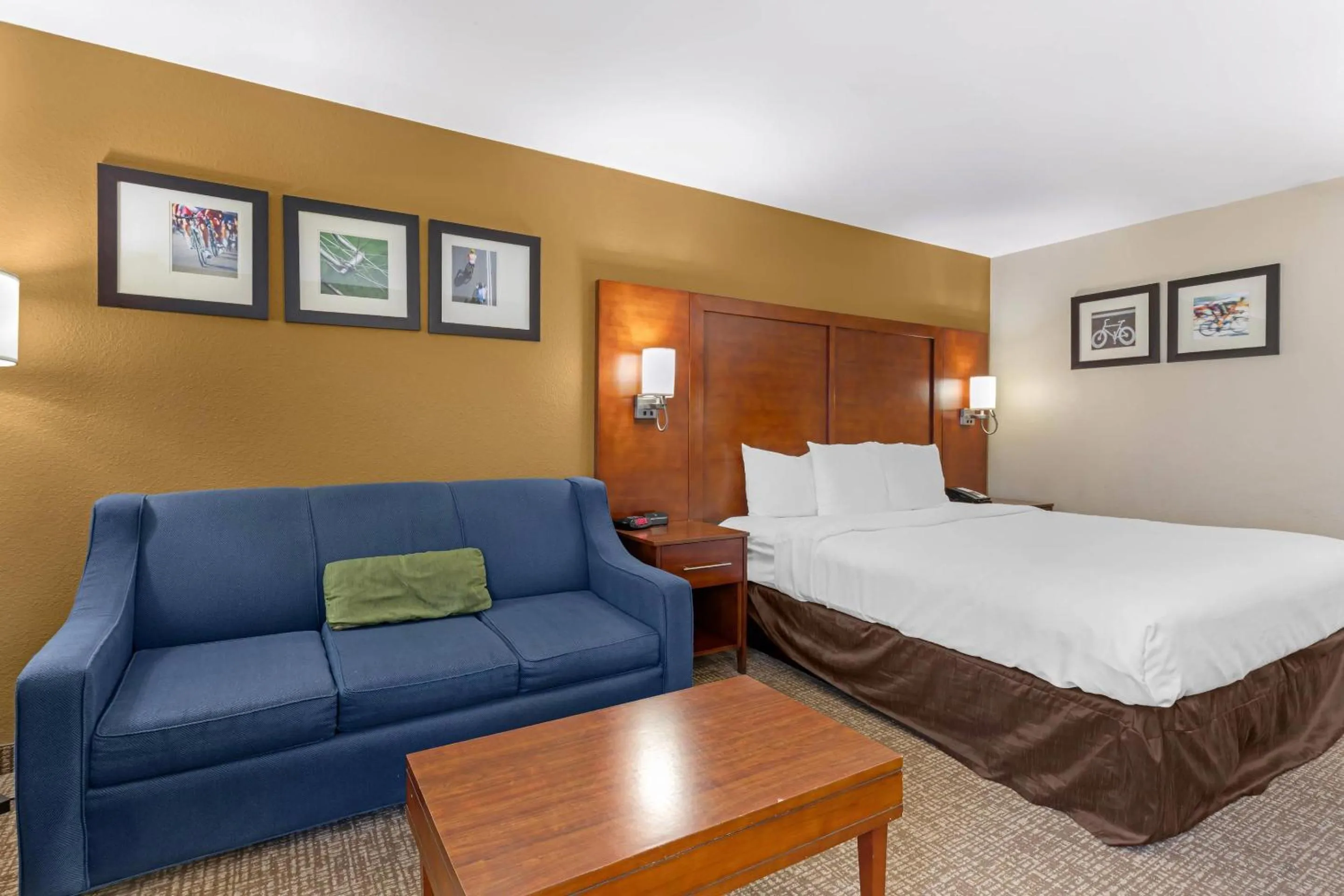Deluxe King Room - Non-Smoking in Comfort Inn Wichita Falls North