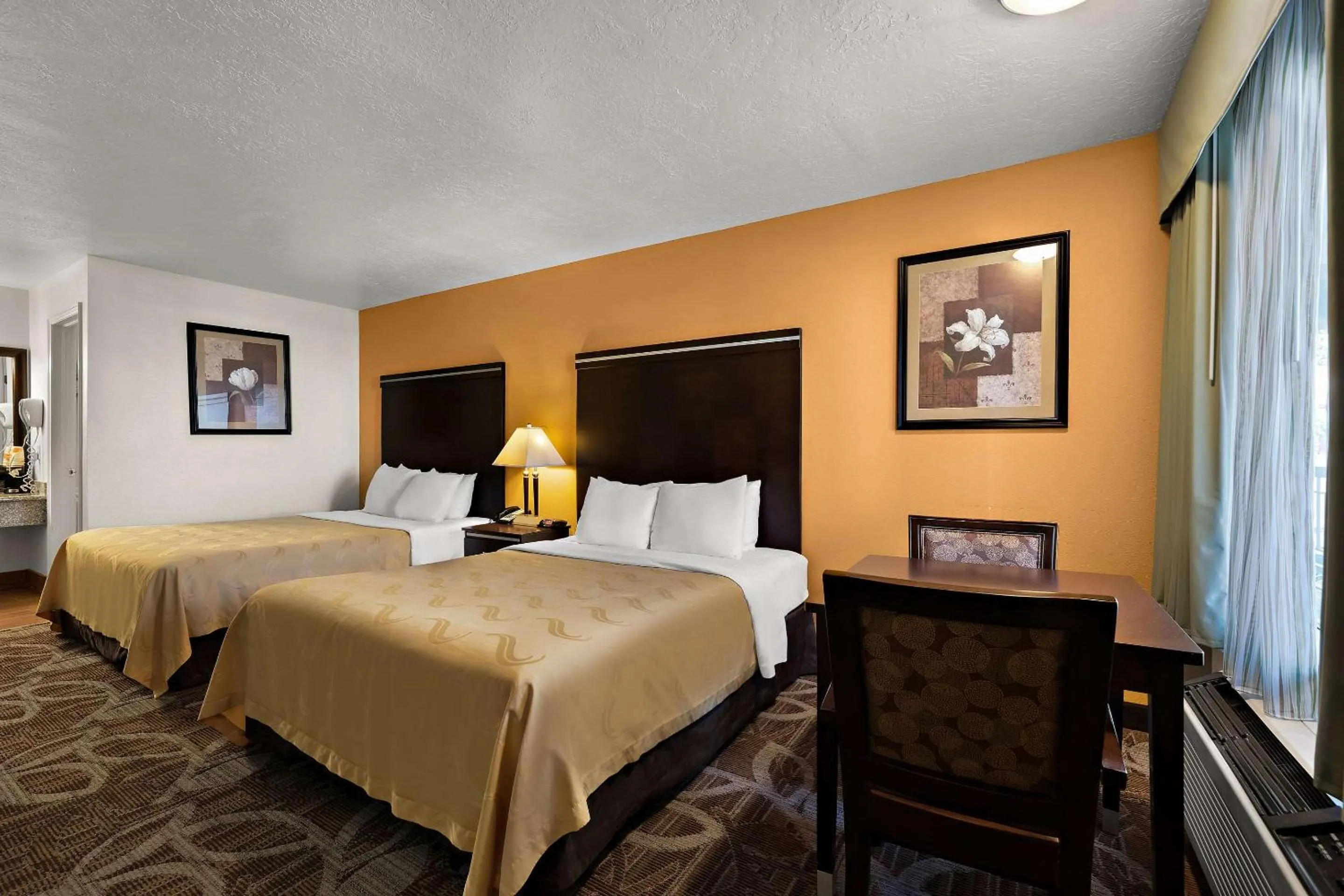 Standard Queen Room with Two Queen Beds - Non-Smoking in Quality Inn Saint George South Bluff