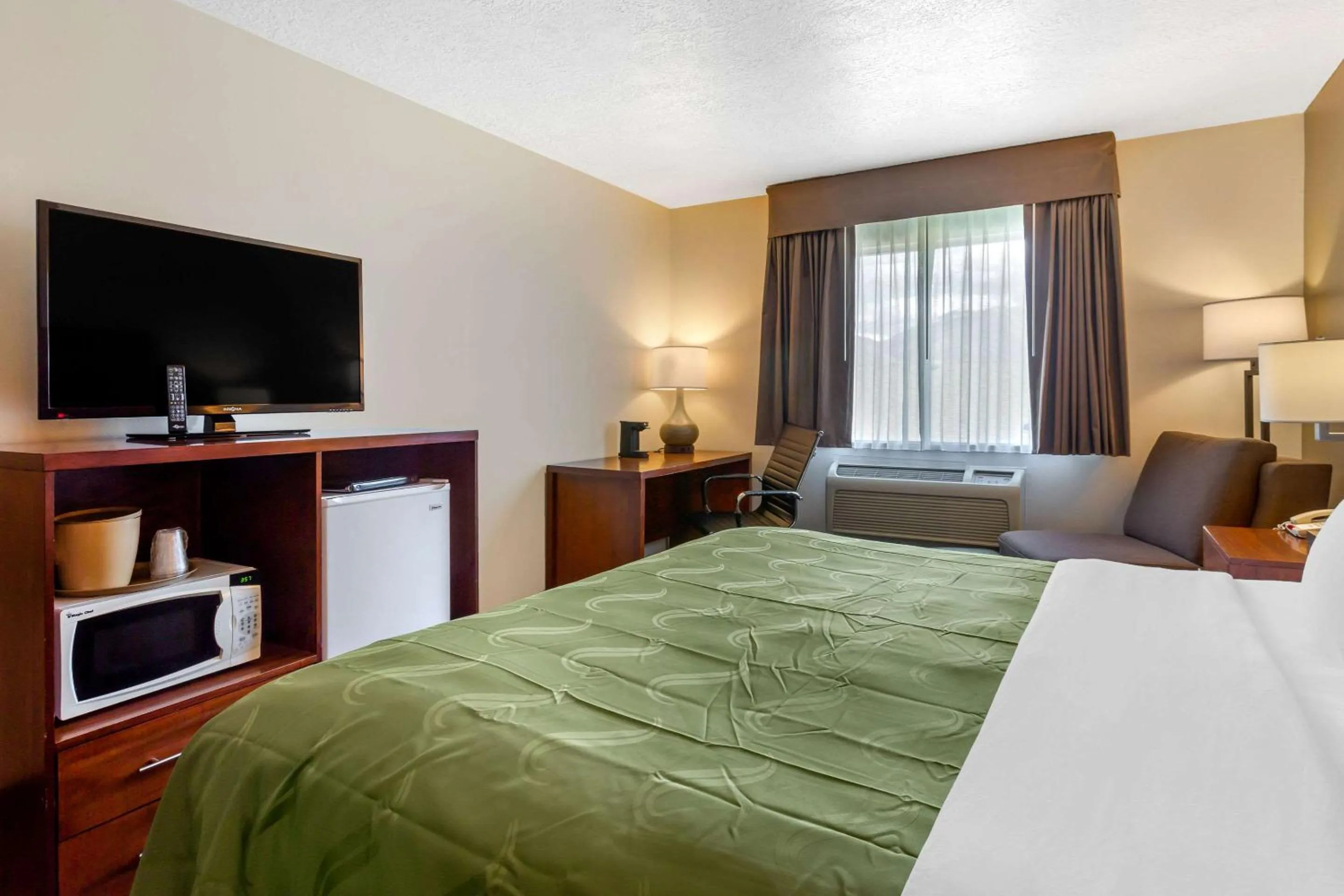 King Room - Accessible/Non-Smoking in Quality Inn Logan near University