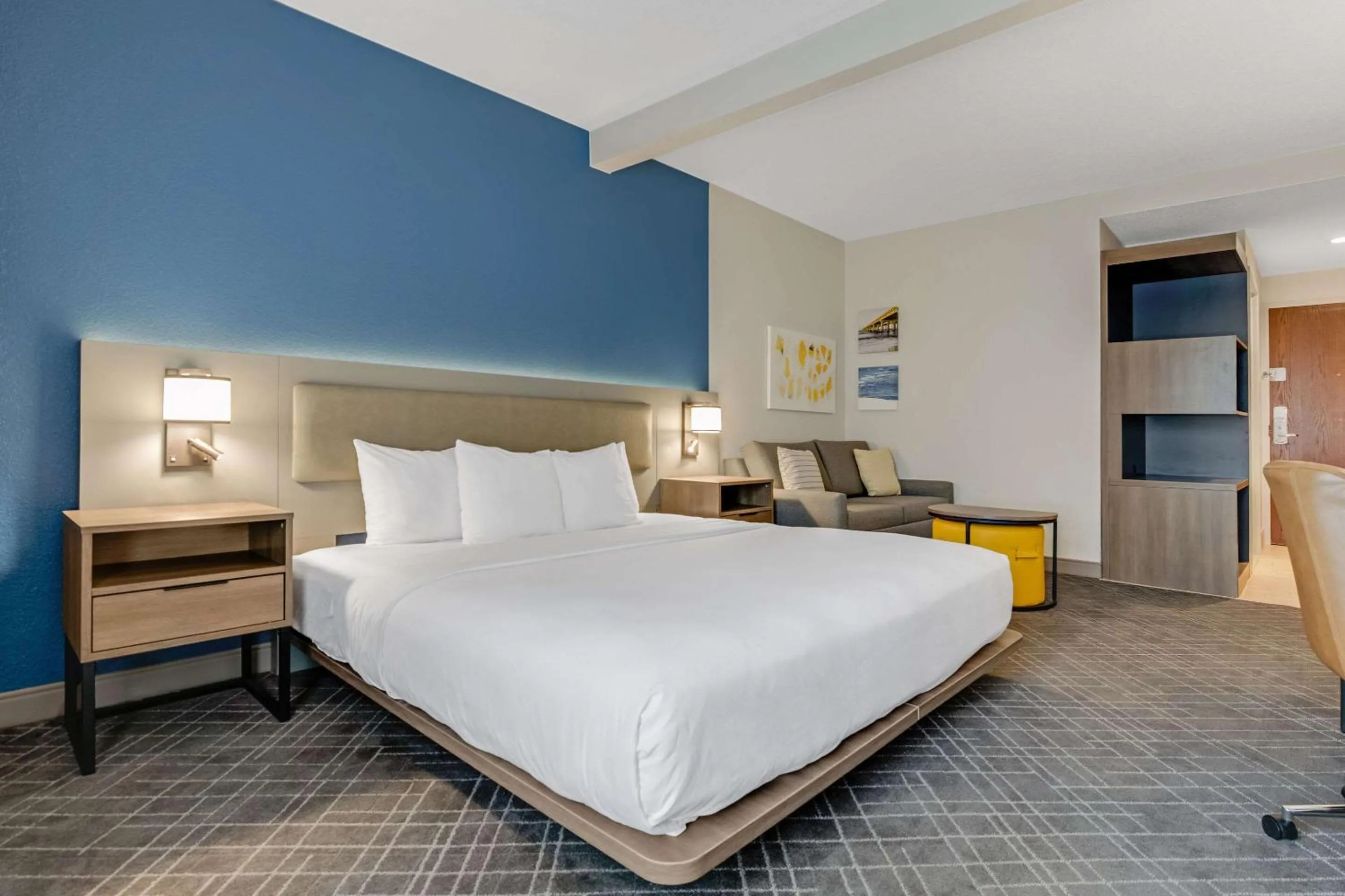 King Suite - Non-Smoking in Comfort Suites Chesapeake - Norfolk