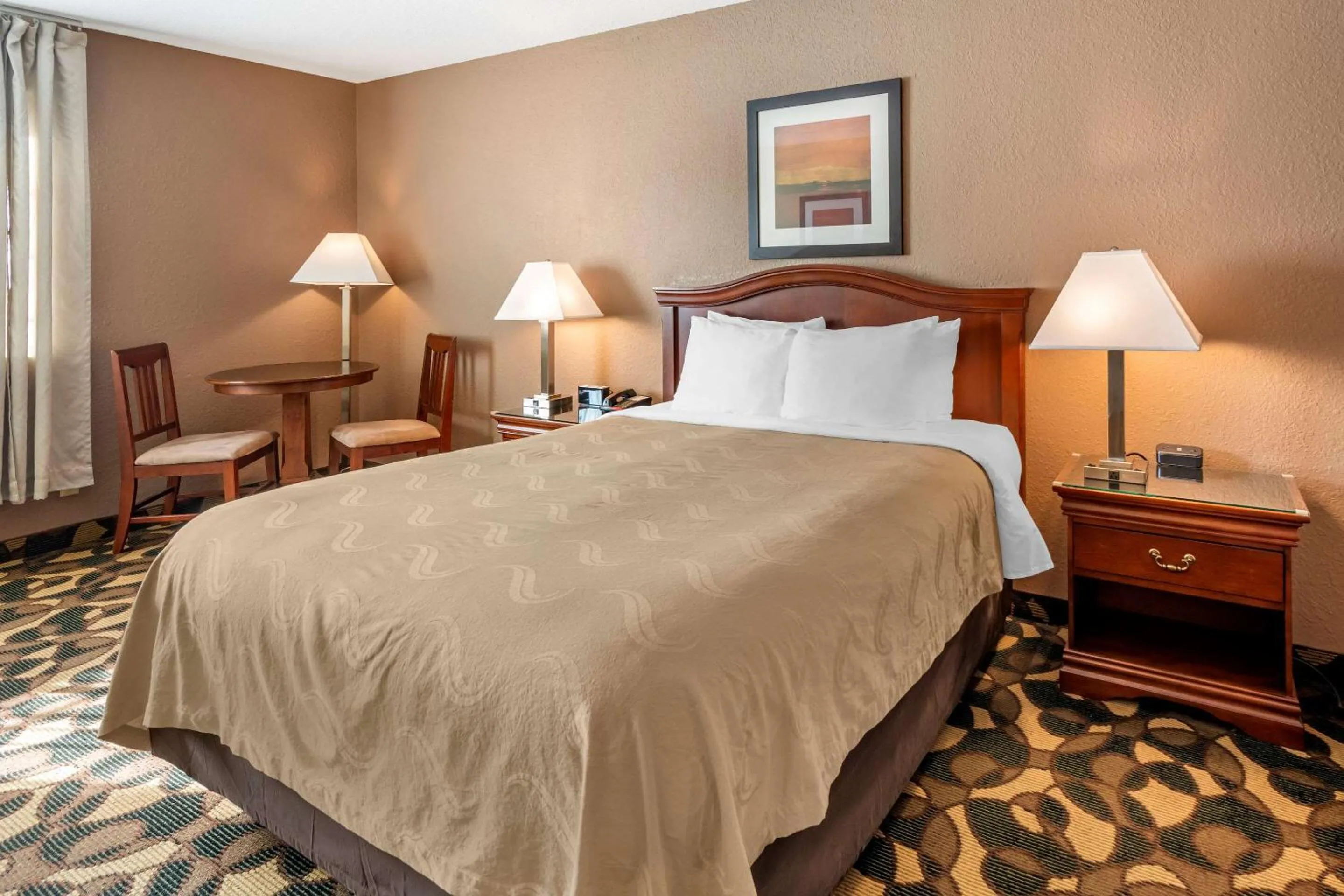Queen Room - Accessible/Non-Smoking in Quality Inn Paradise Creek