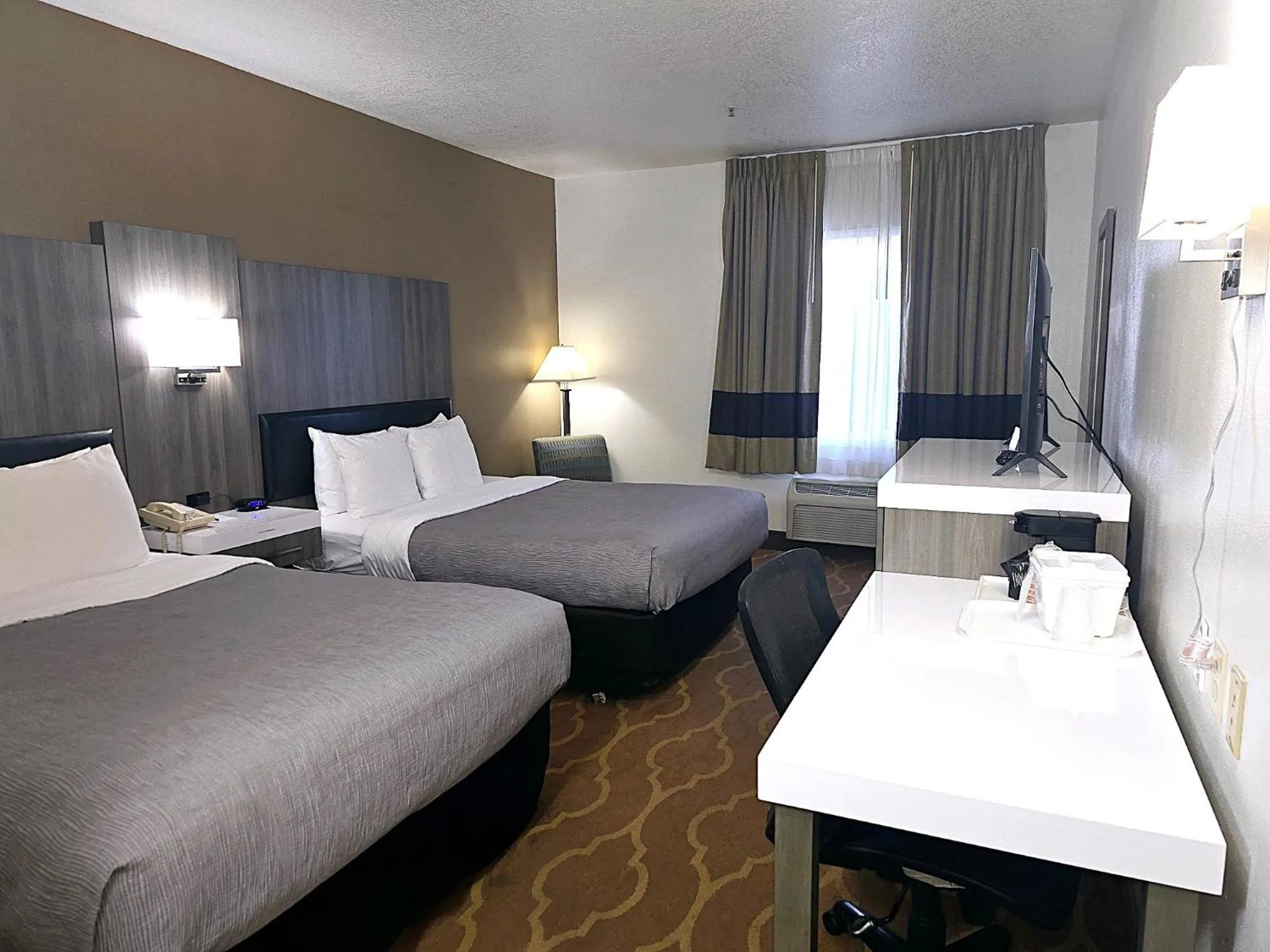 Queen Room with Two Queen Beds - Non-Smoking in Quality Inn & Suites Longview Kelso