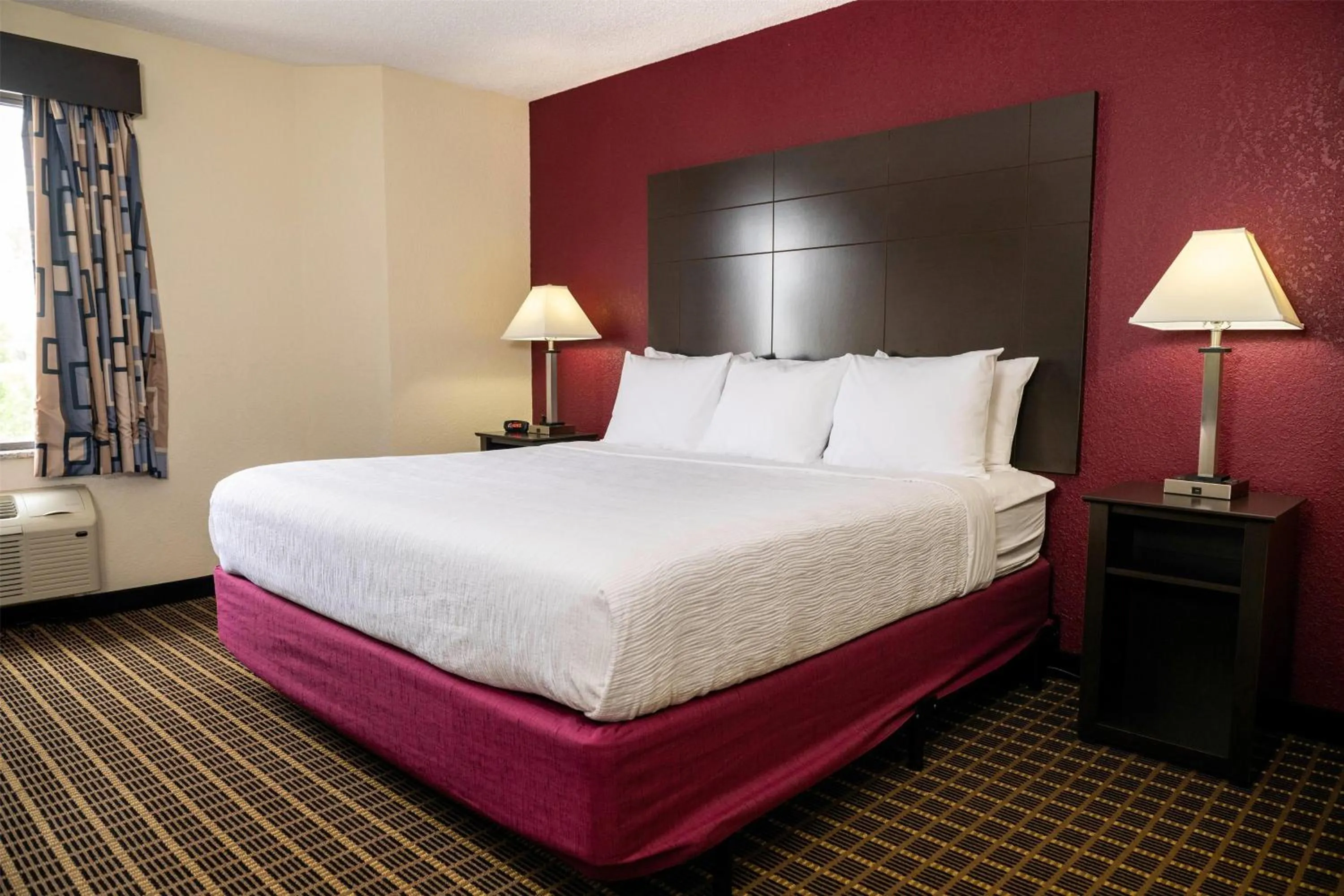 King Room - Non-Smoking in Baymont Inn & Suites by Wyndham Mukwonago