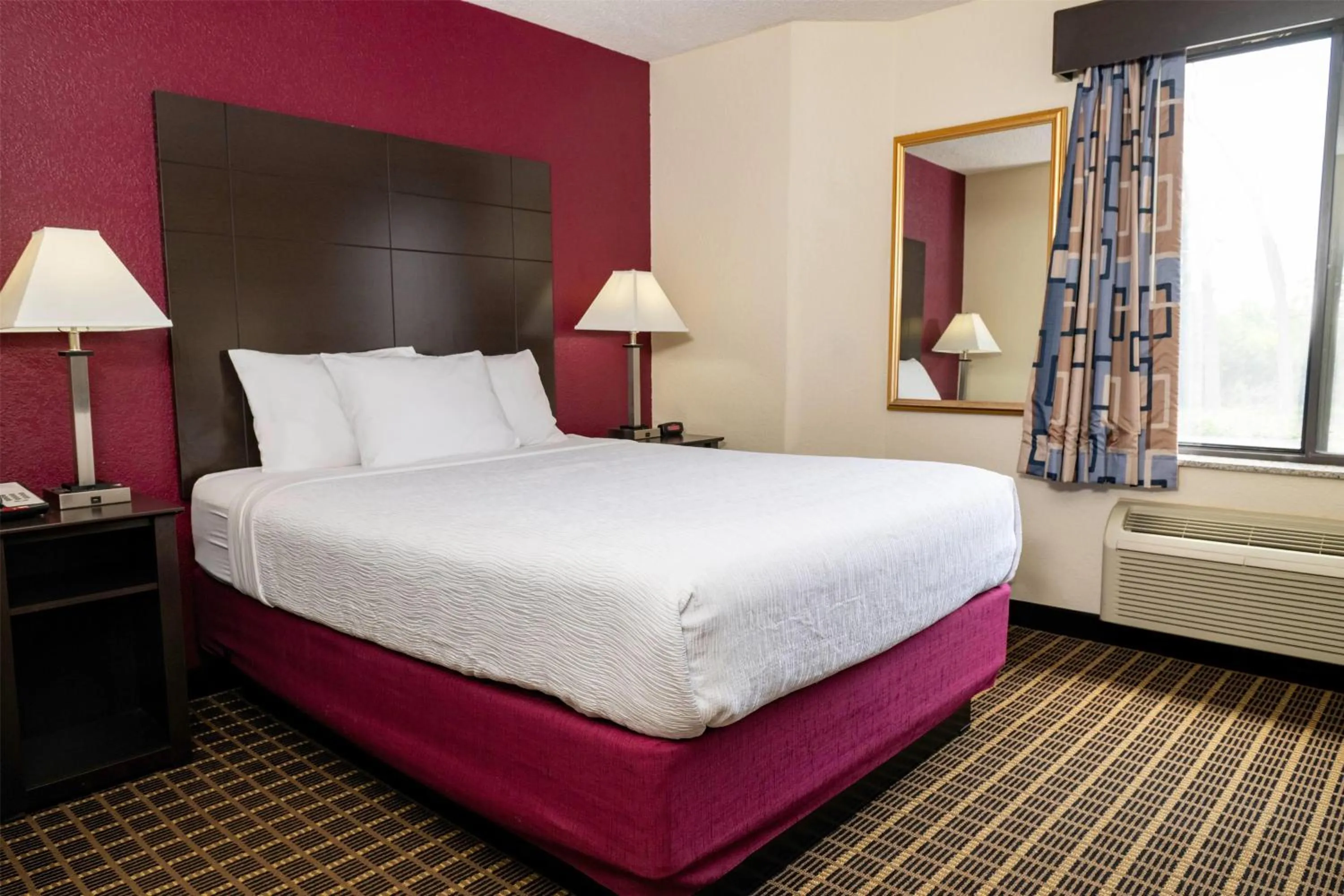 Queen Room - Non-Smoking in Baymont Inn & Suites by Wyndham Mukwonago