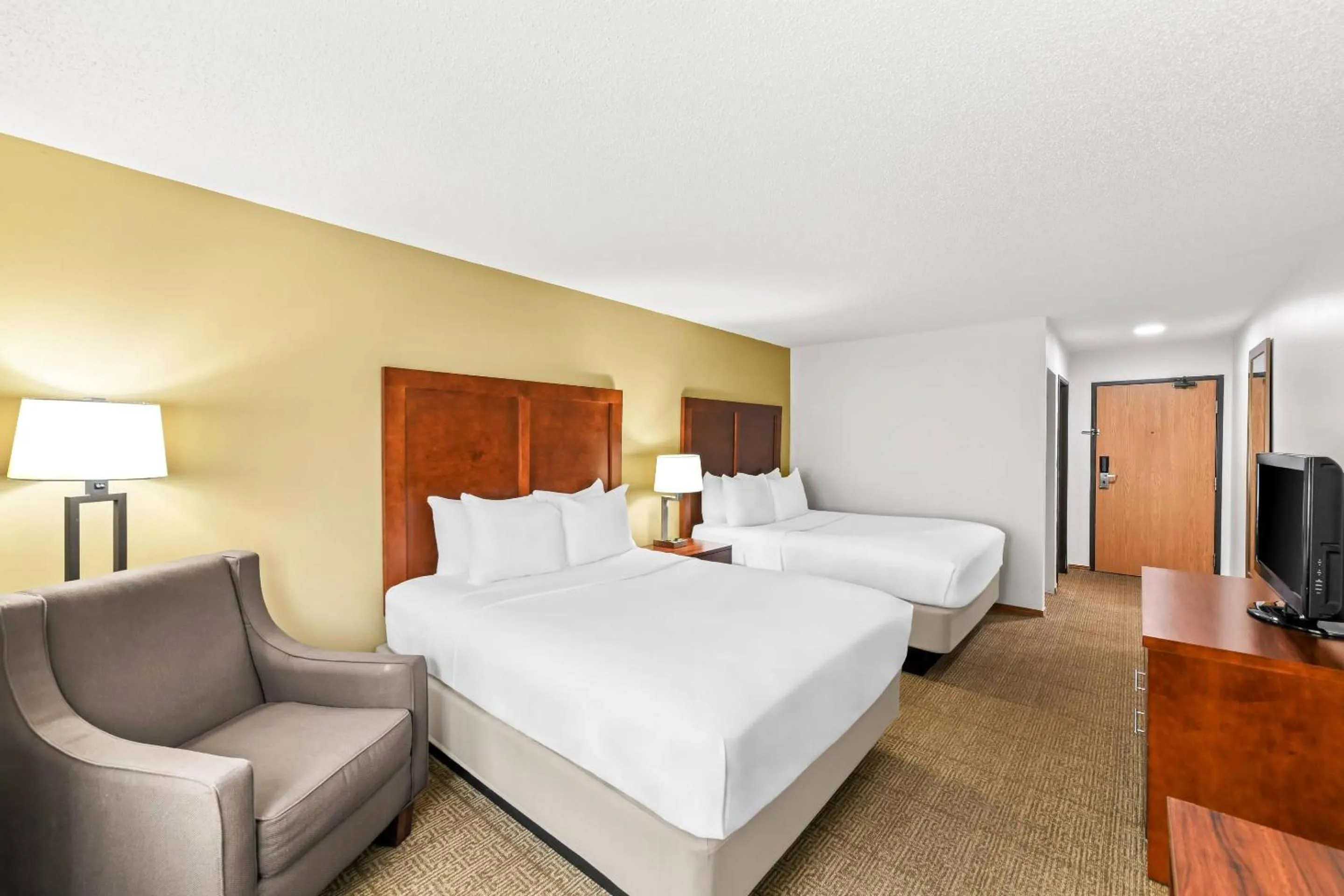 Queen Room with Two Queen Beds - Non-Smoking in Comfort Inn Rhinelander