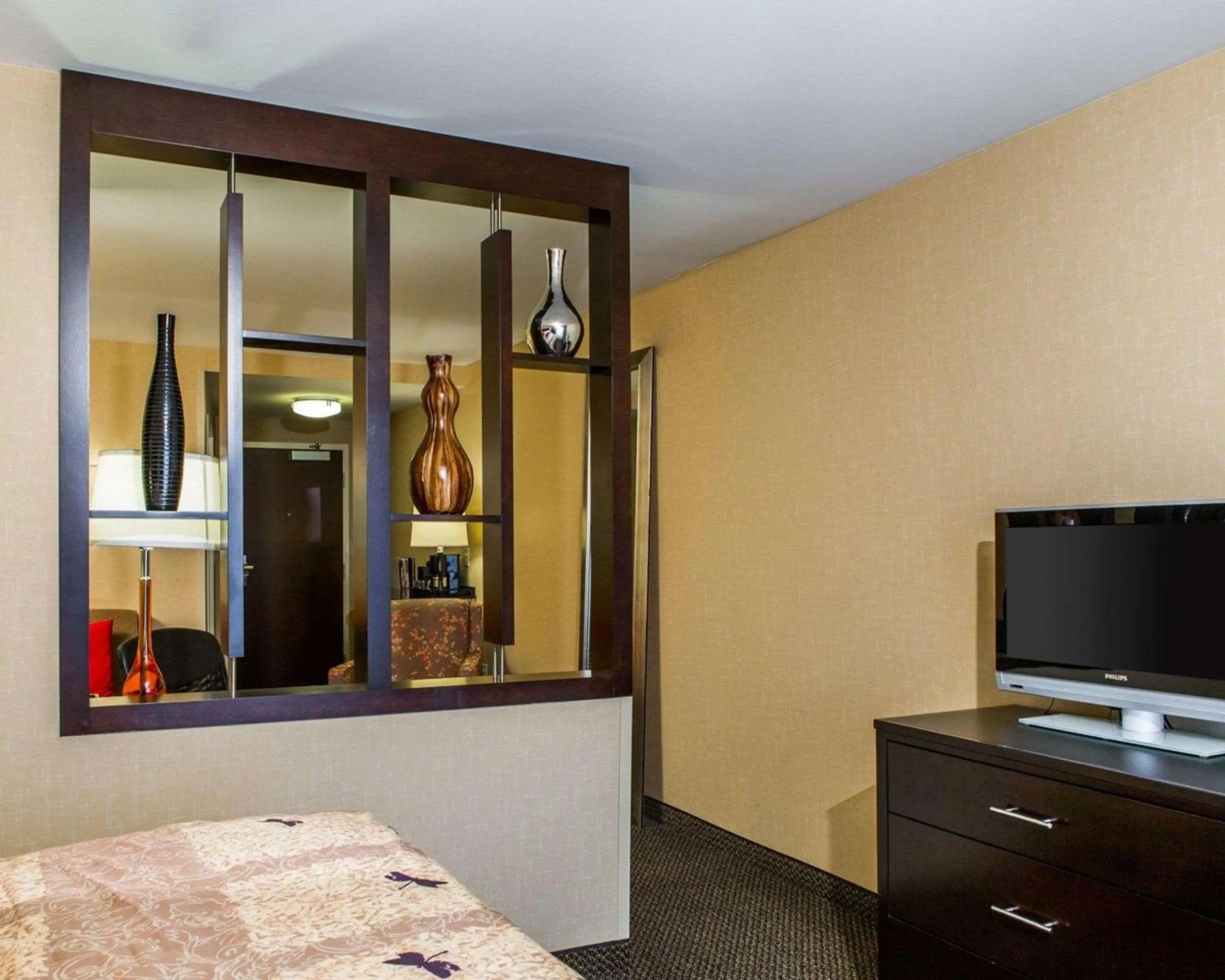 King Suite - Accessible/Non-Smoking in Cambria Hotel Appleton
