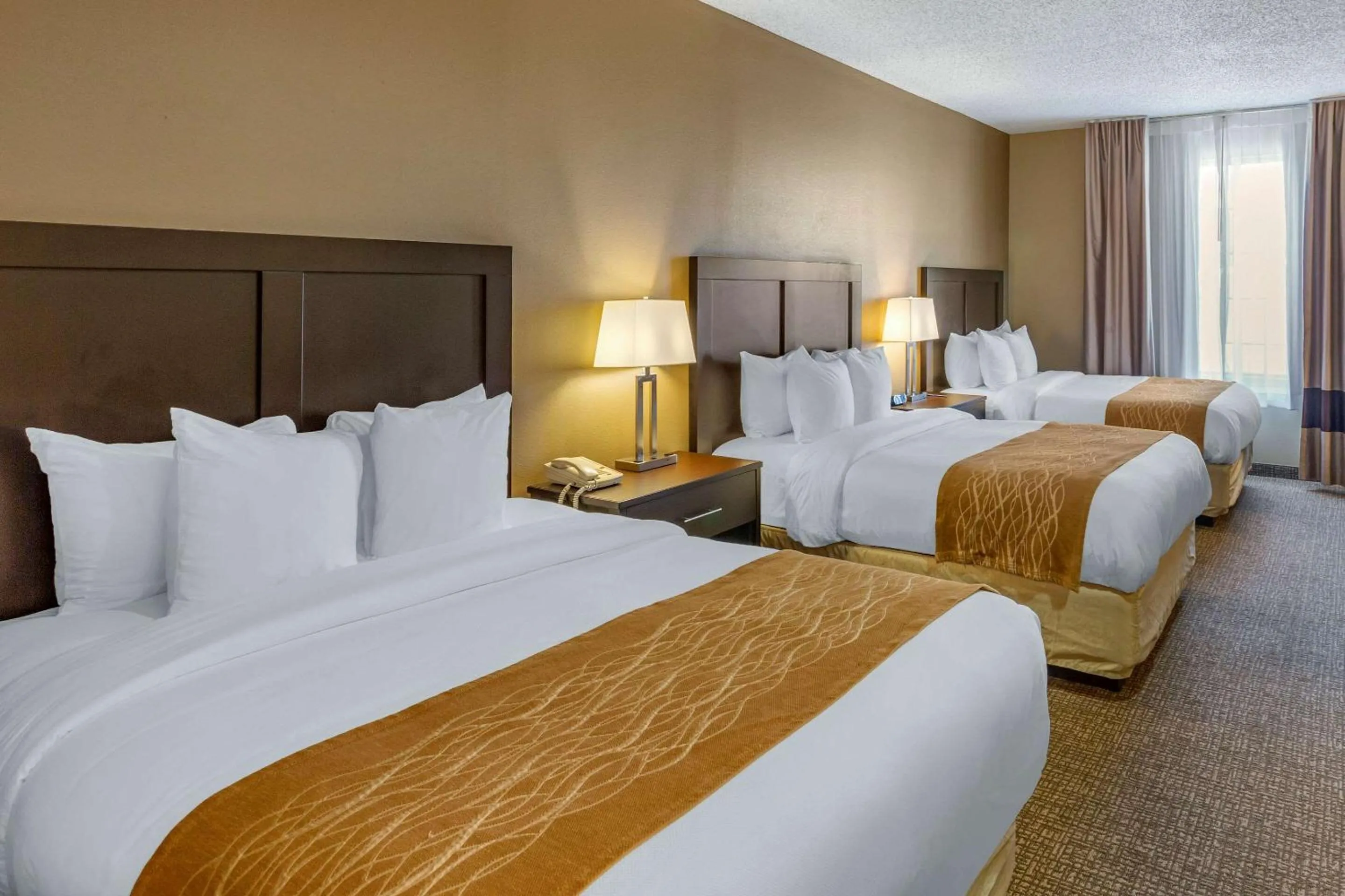 Family Room - Non-Smoking in Comfort Inn Evanston I-80