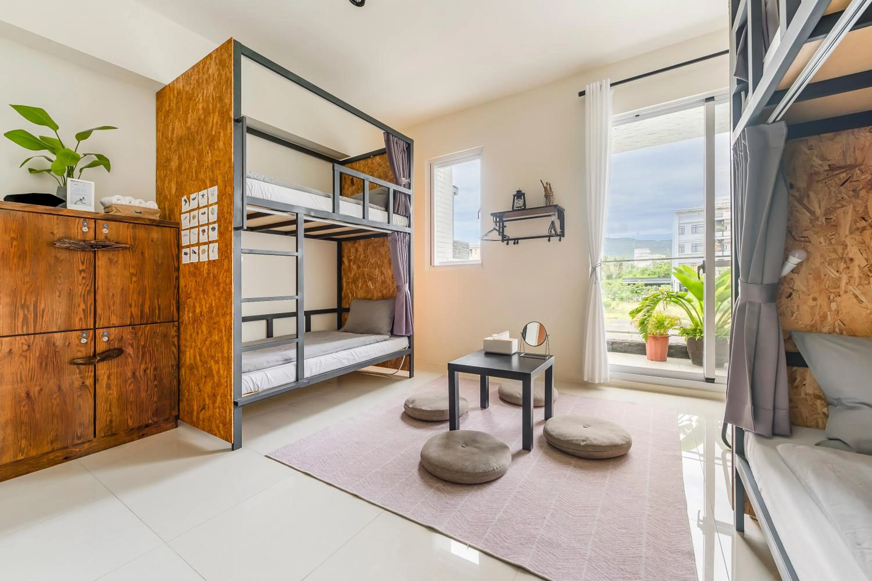 Bed in 4-Bed Female Dormitory Room in Surf house