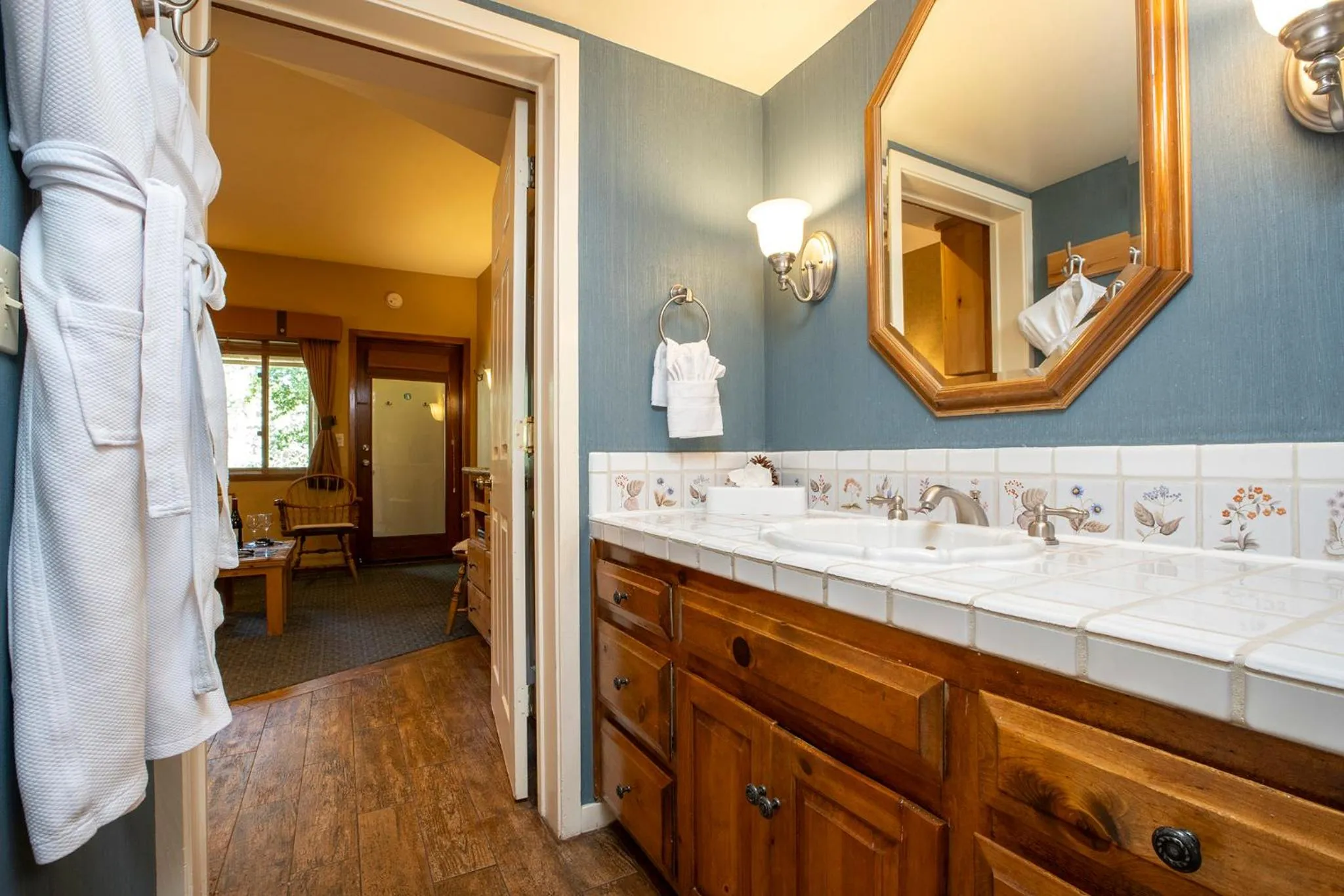 One-Bedroom Suite in Olympic Village Inn Olympic Valley