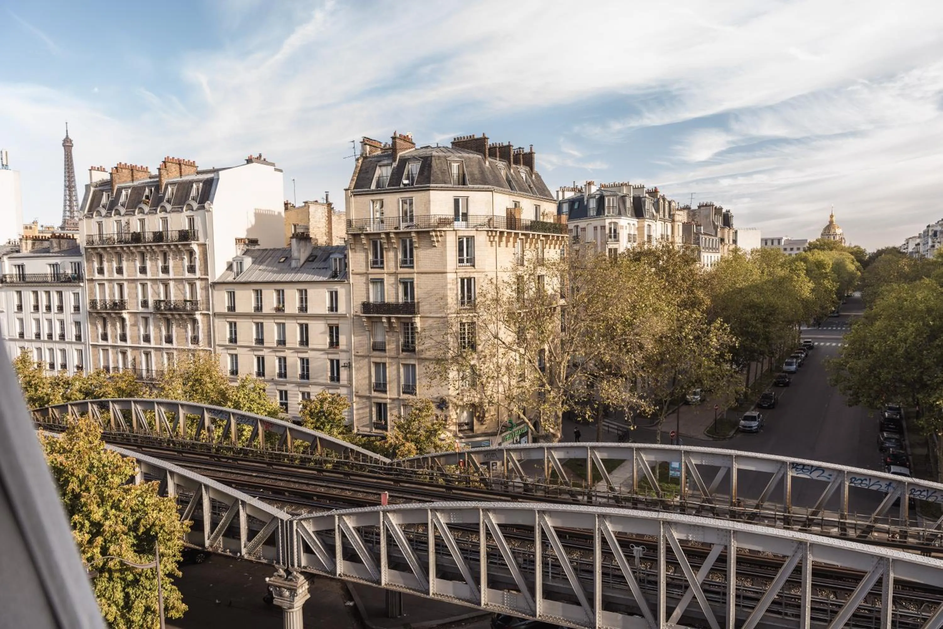 Superior Double Room with Eiffel Tower View in Hôtel Eiffel Segur