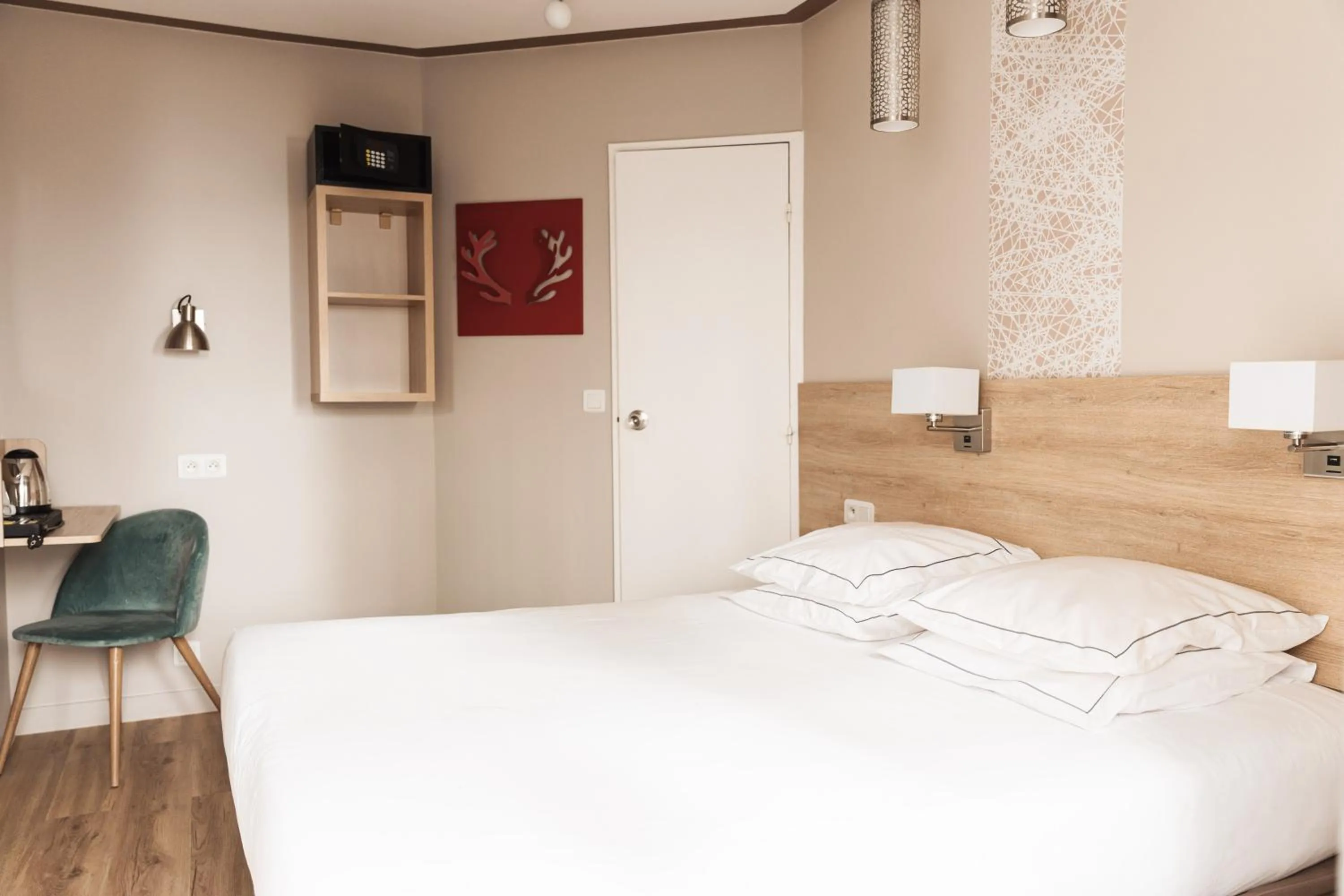 Double Room in Hôtel Eiffel Segur