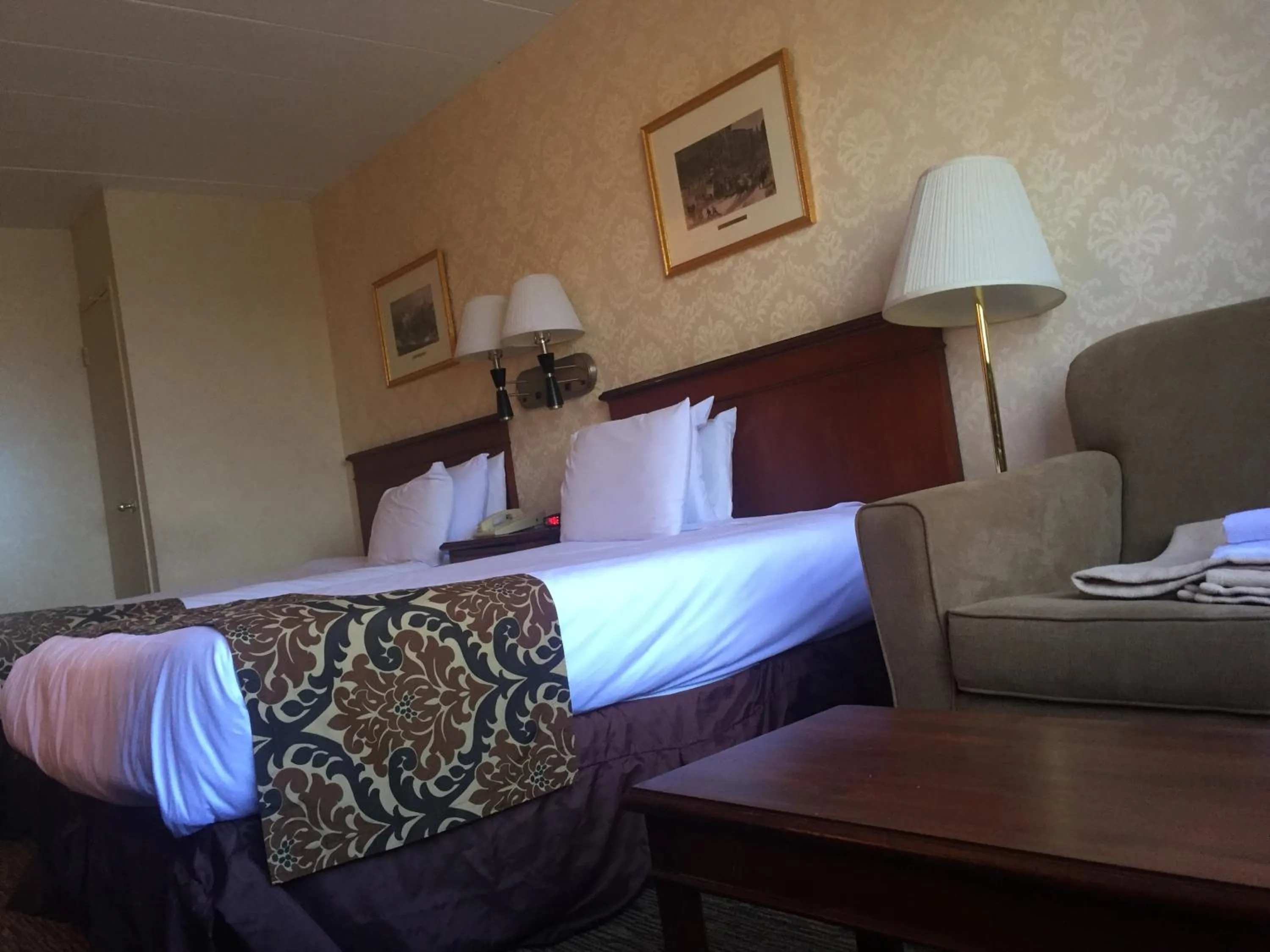 Double Room with Sofa Bed in Airway Inn