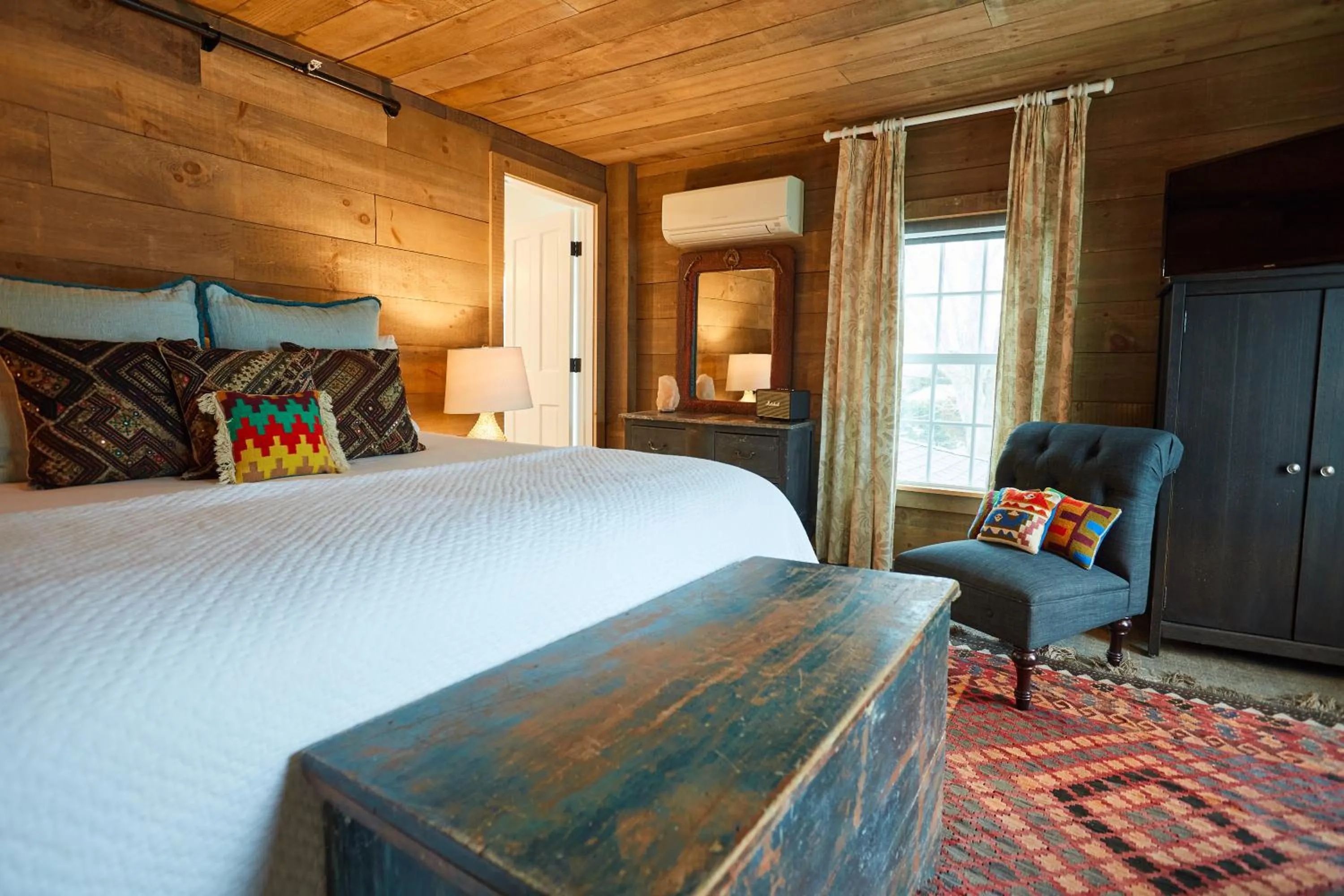 Deluxe King Room - single occupancy in Shelter Harbor Inn