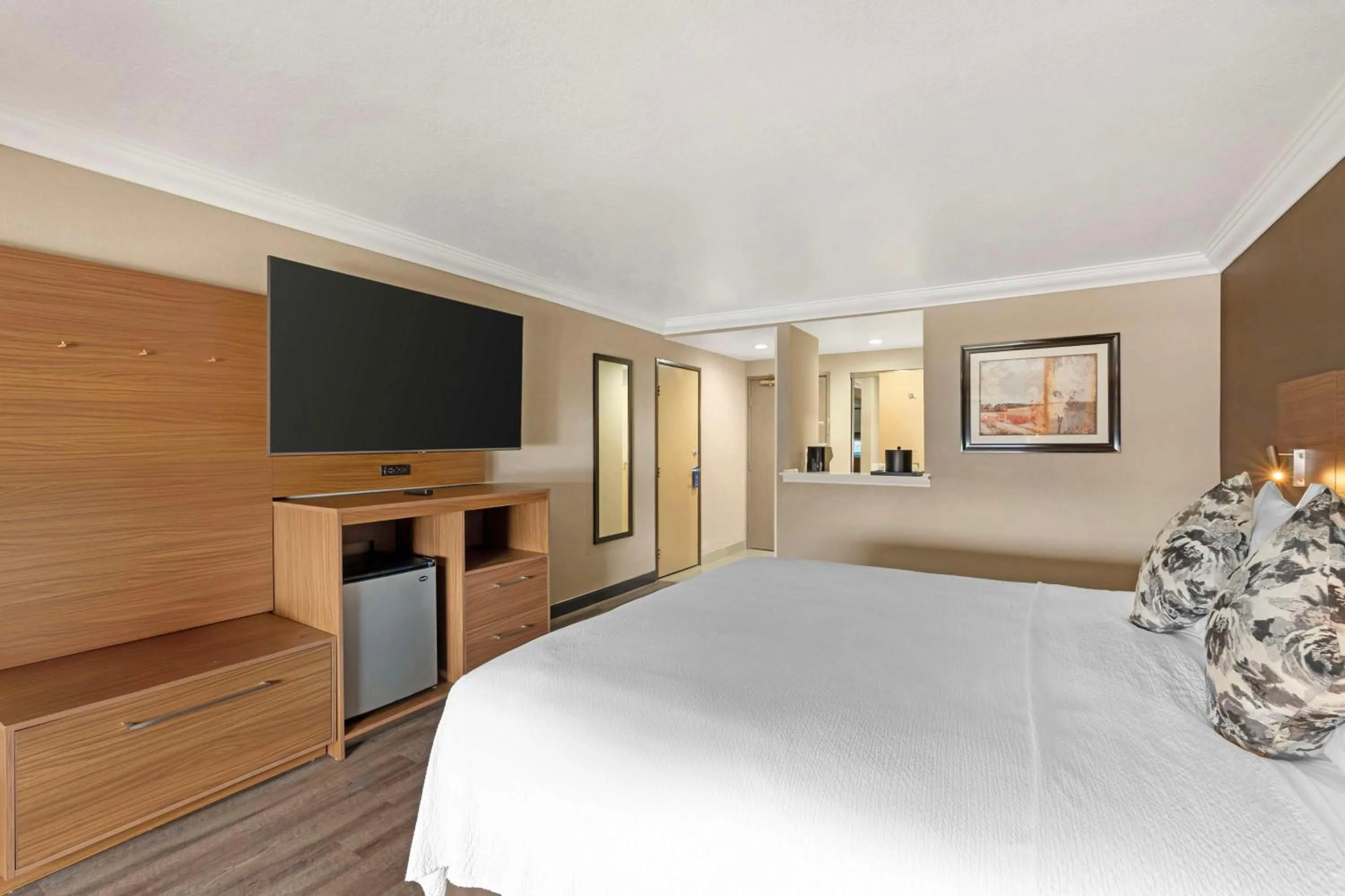 King Room in Best Western Plus Newport Mesa Inn