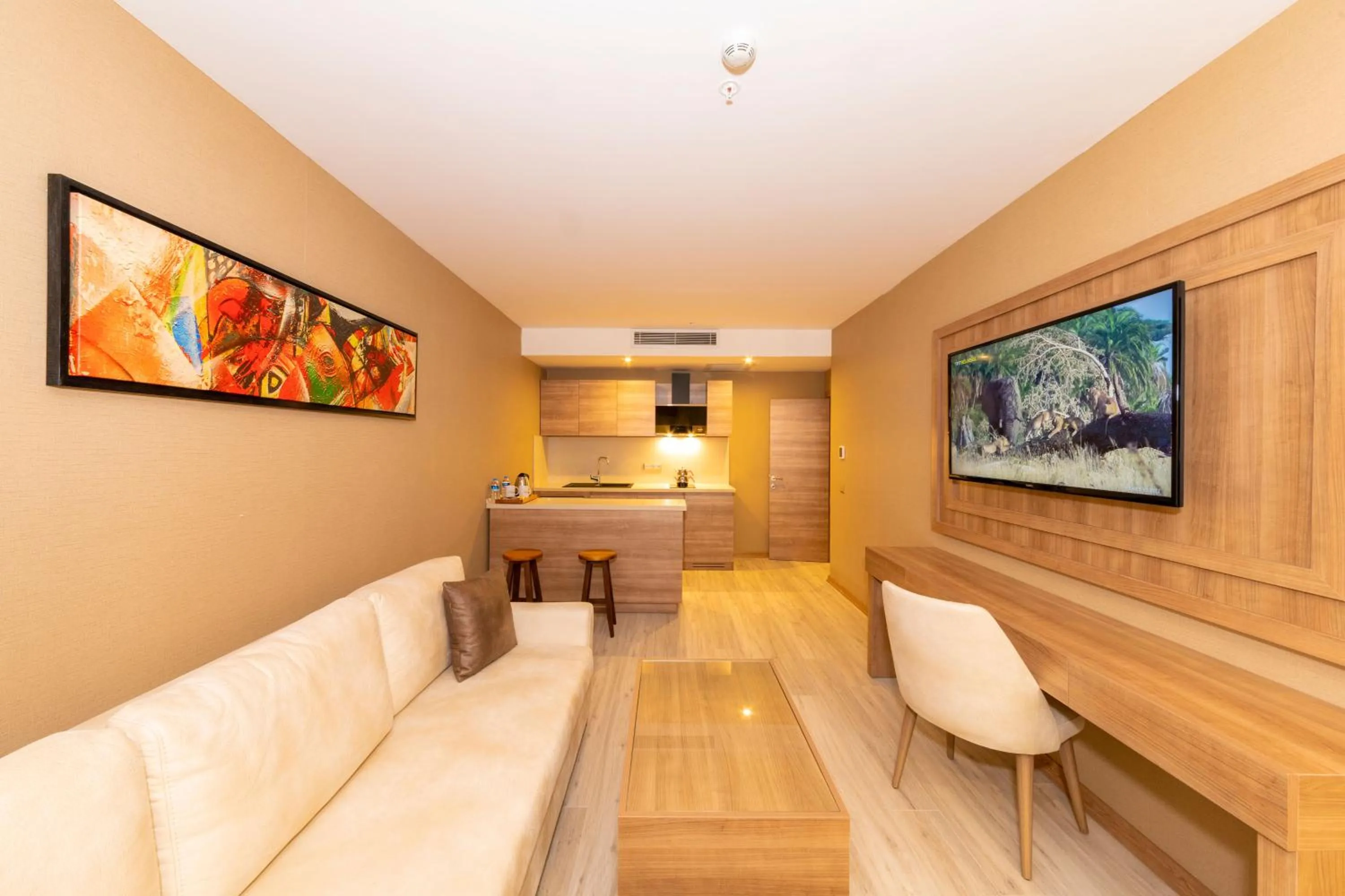 Comfort Suite in 38 Hotel