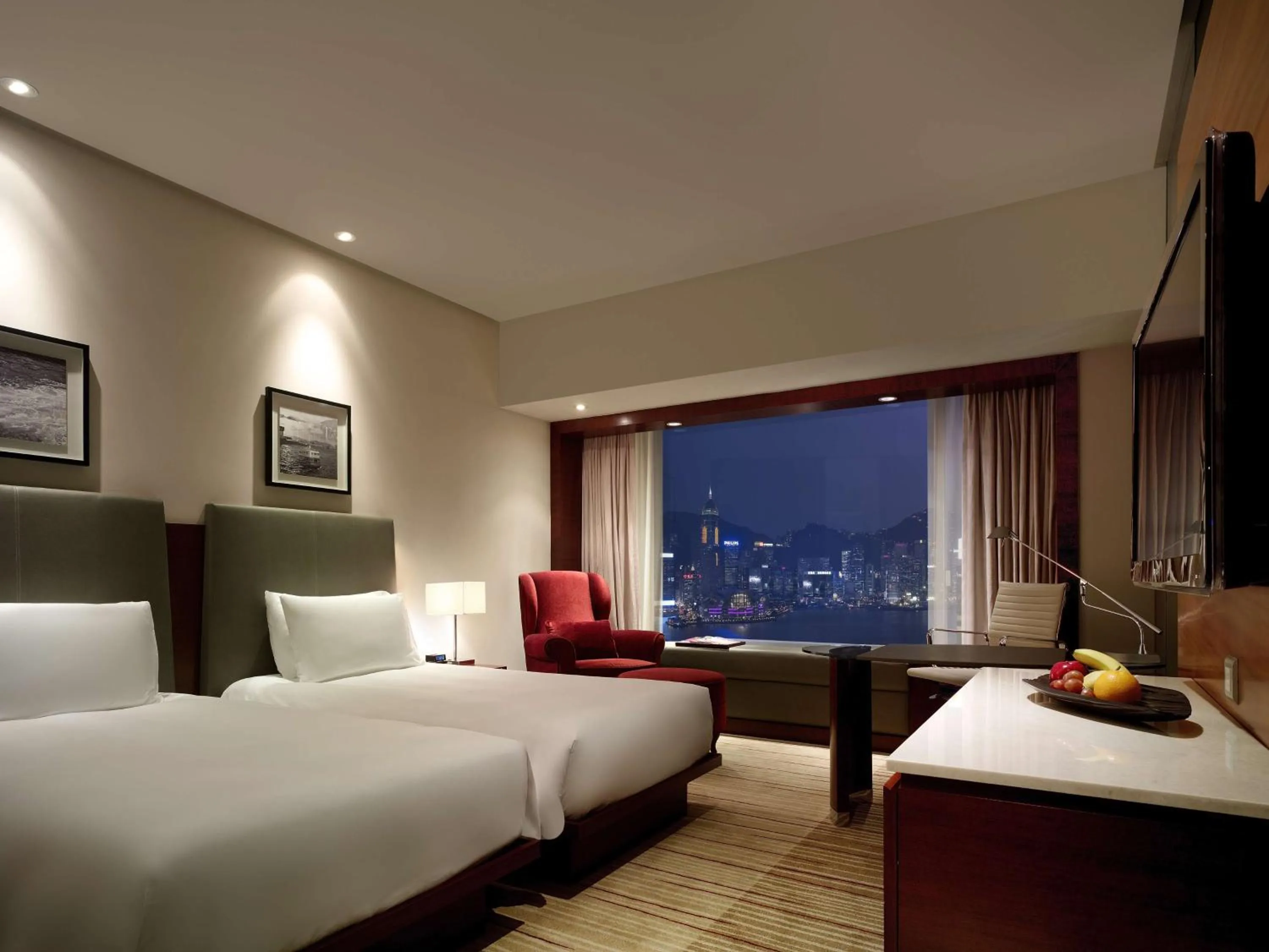 Twin Room with Harbor View - single occupancy - Club Access in Hyatt Regency Hong Kong Tsim Sha Tsui