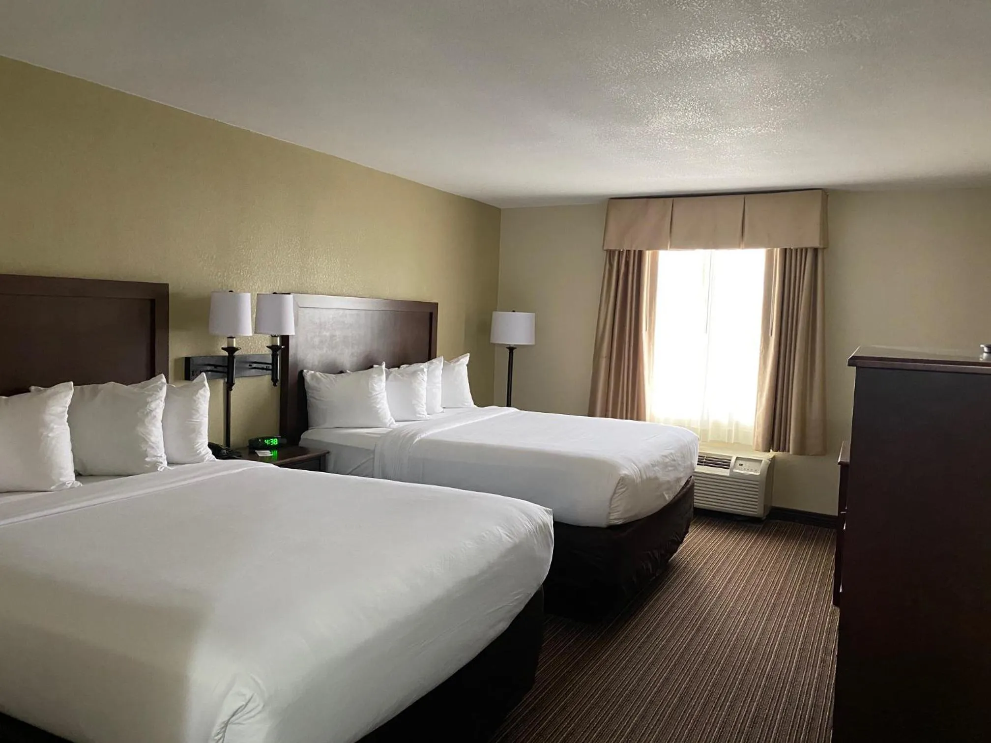 Queen Room with Two Queen Beds - Non-Smoking in The Atrium Hotel on Third