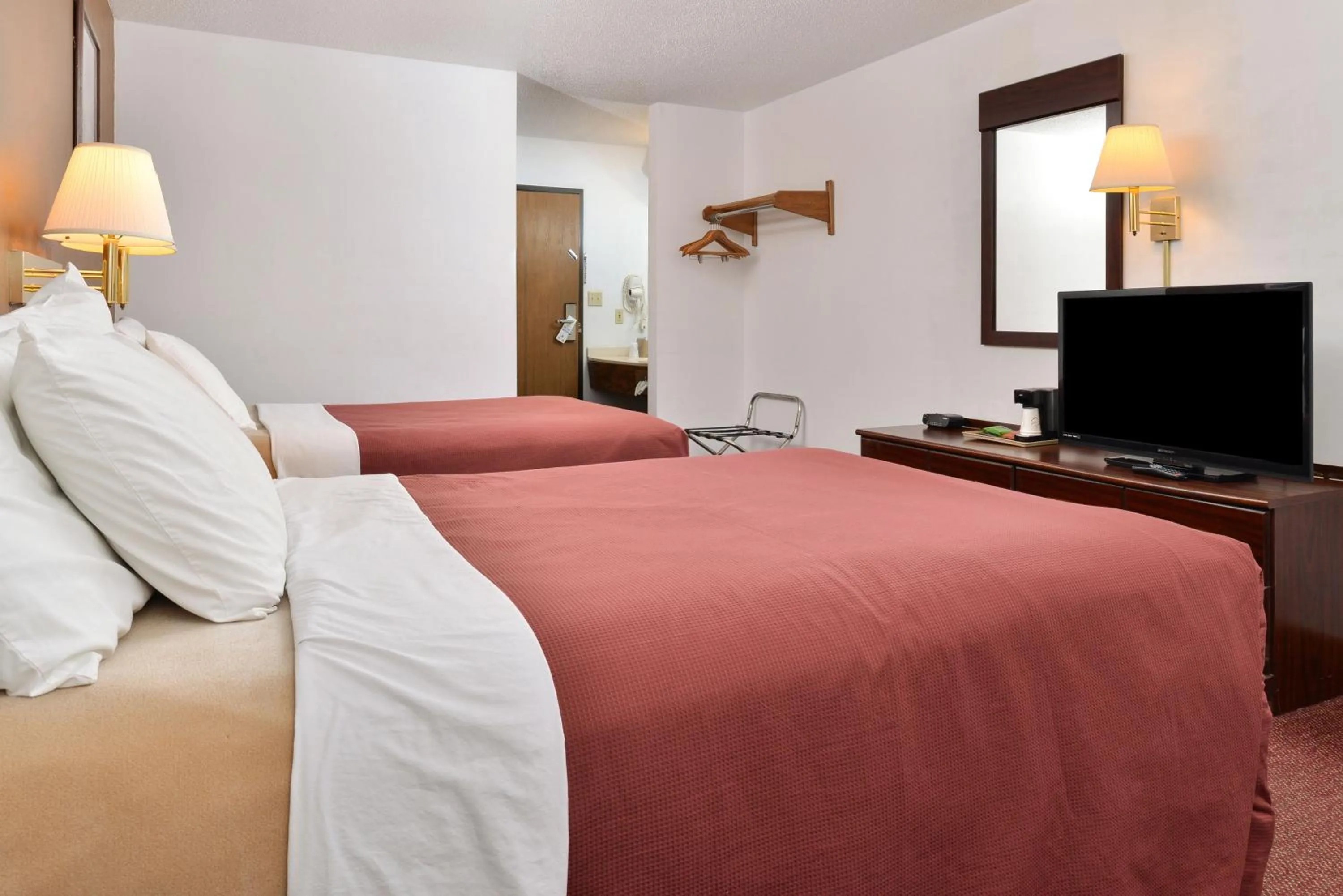 Double Room with Two Double Beds - Non-Smoking in America's Best Value Inn Beardstown