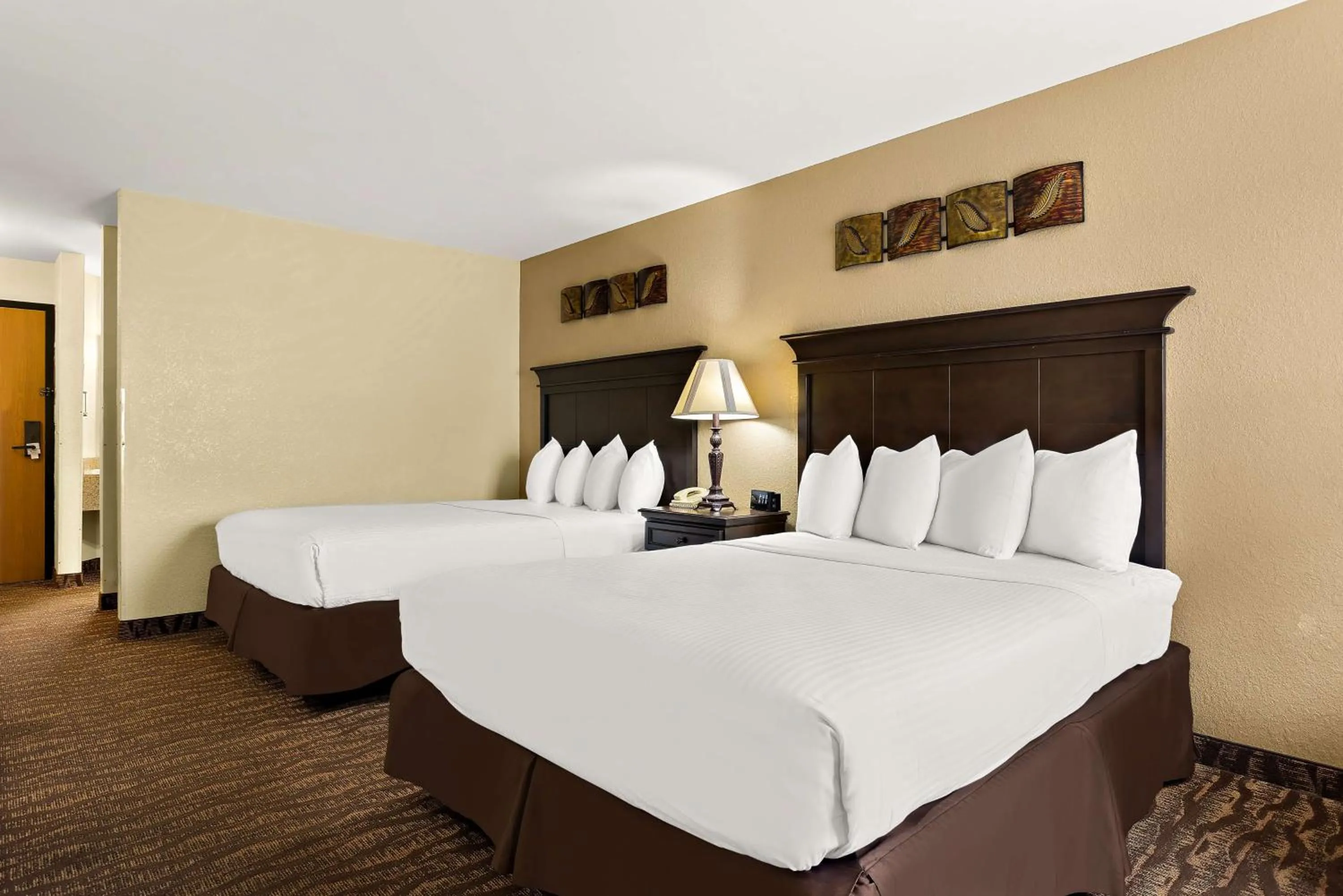 Suite with Queen Bed and Sofa Bed - Non-Smoking in Best Western Center Pointe Inn