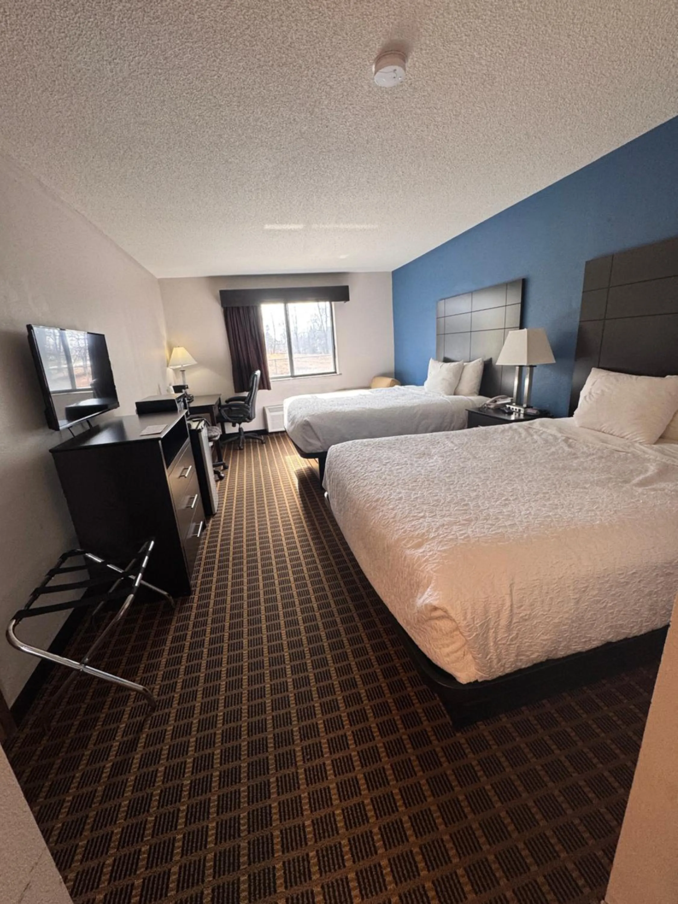 Queen Room with Two Queen Beds - Non-Smoking in Baymont Inn & Suites Richmond