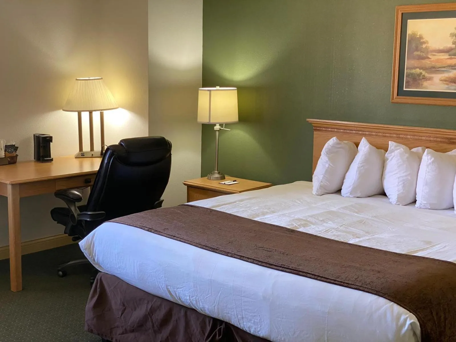 Queen Room - Non-Smoking in Baymont by Wyndham Robinson