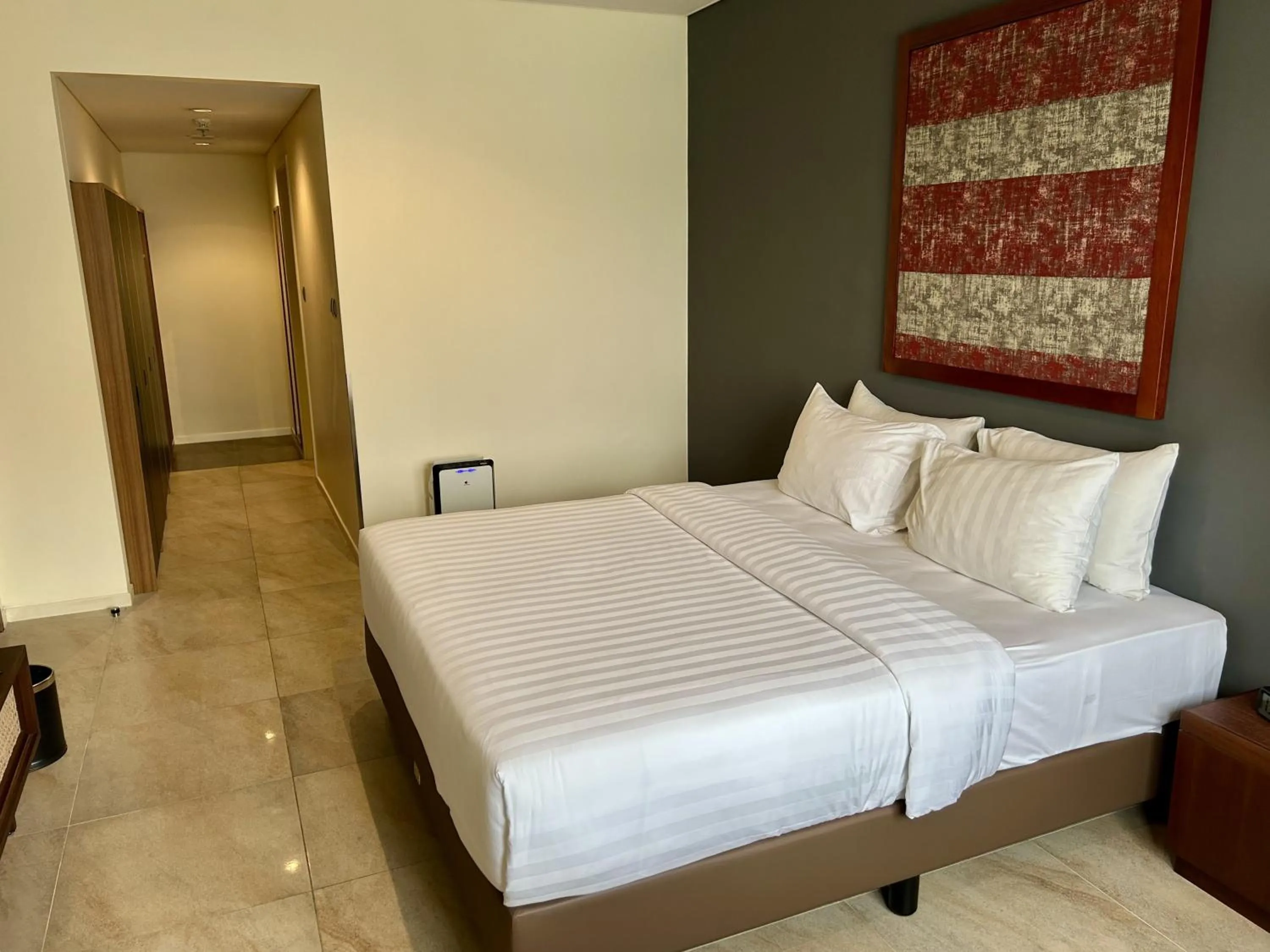 Deluxe Suite in ISORAS CIKARANG