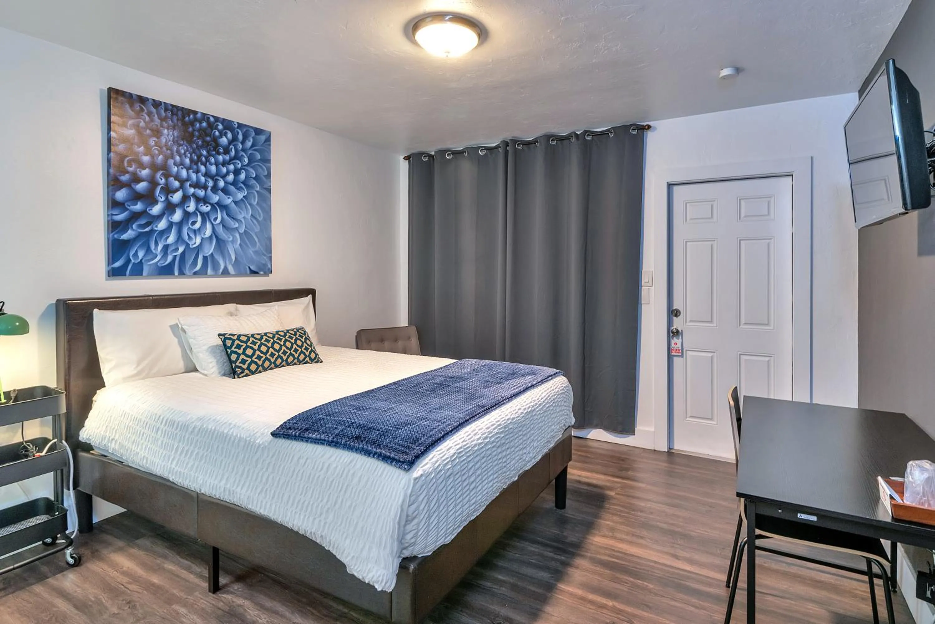 Queen Room in Oasis Hotel